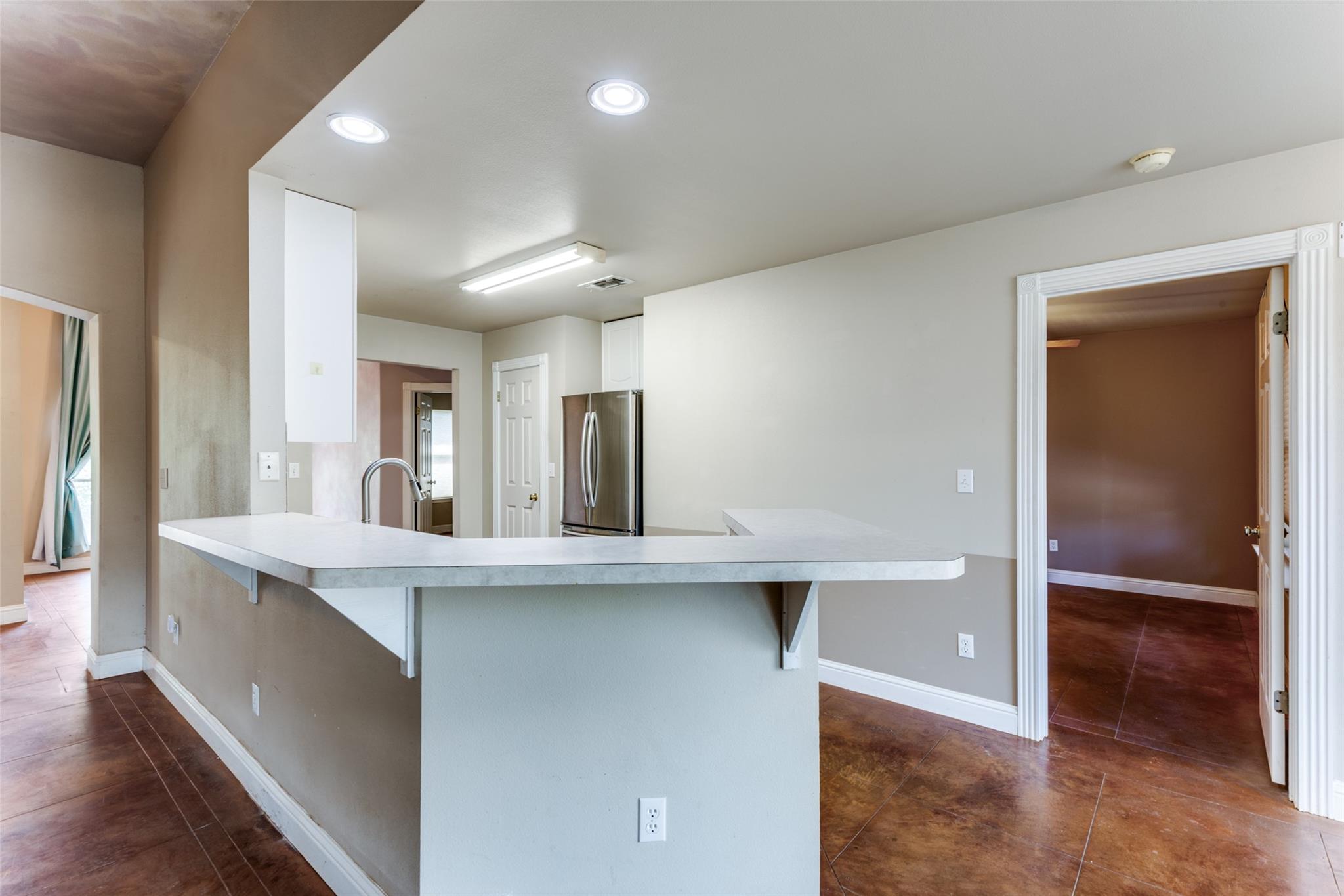 5718 McCarty Ln # B, Austin, TX 78749