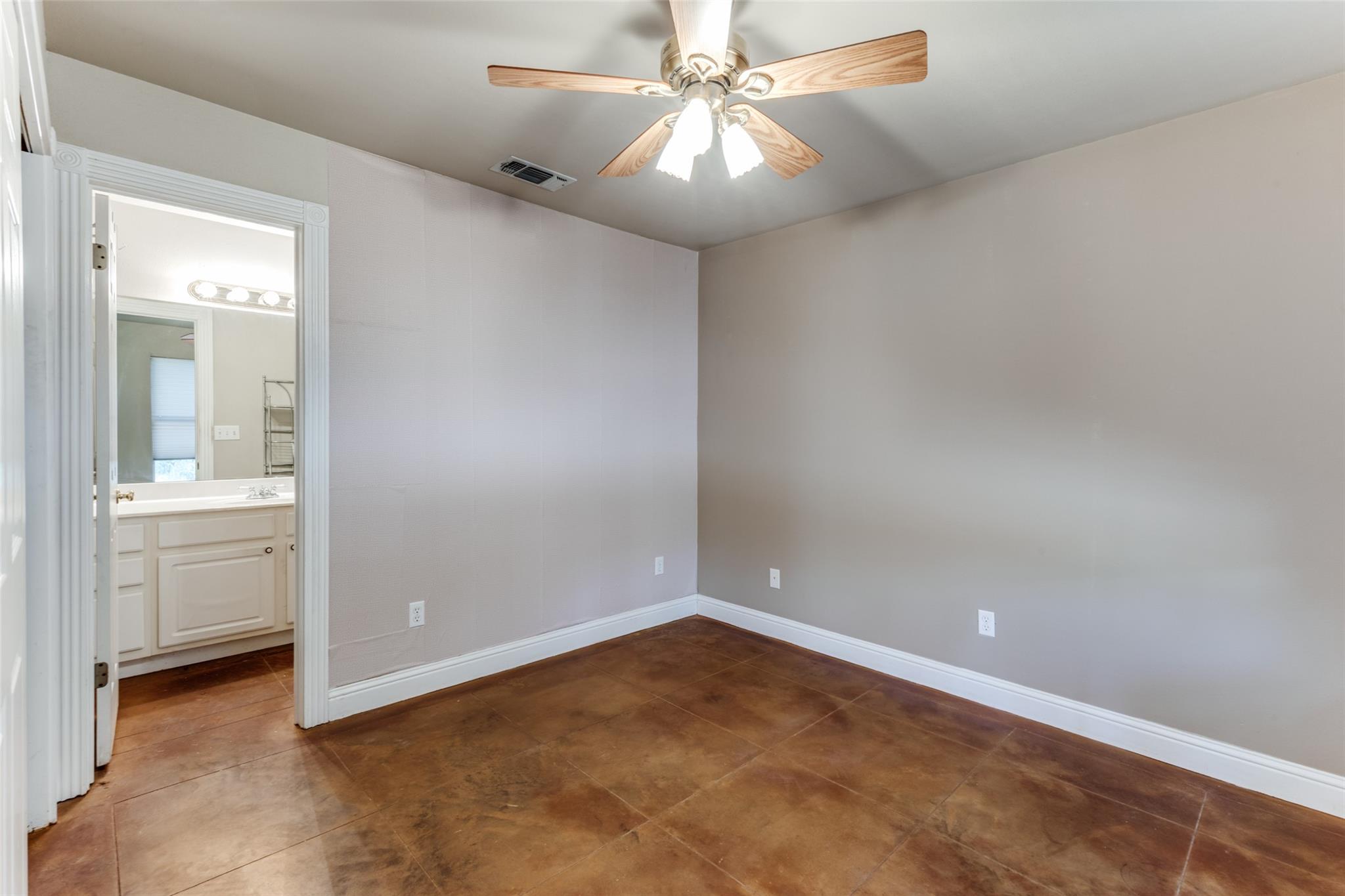 5718 McCarty Ln # B, Austin, TX 78749