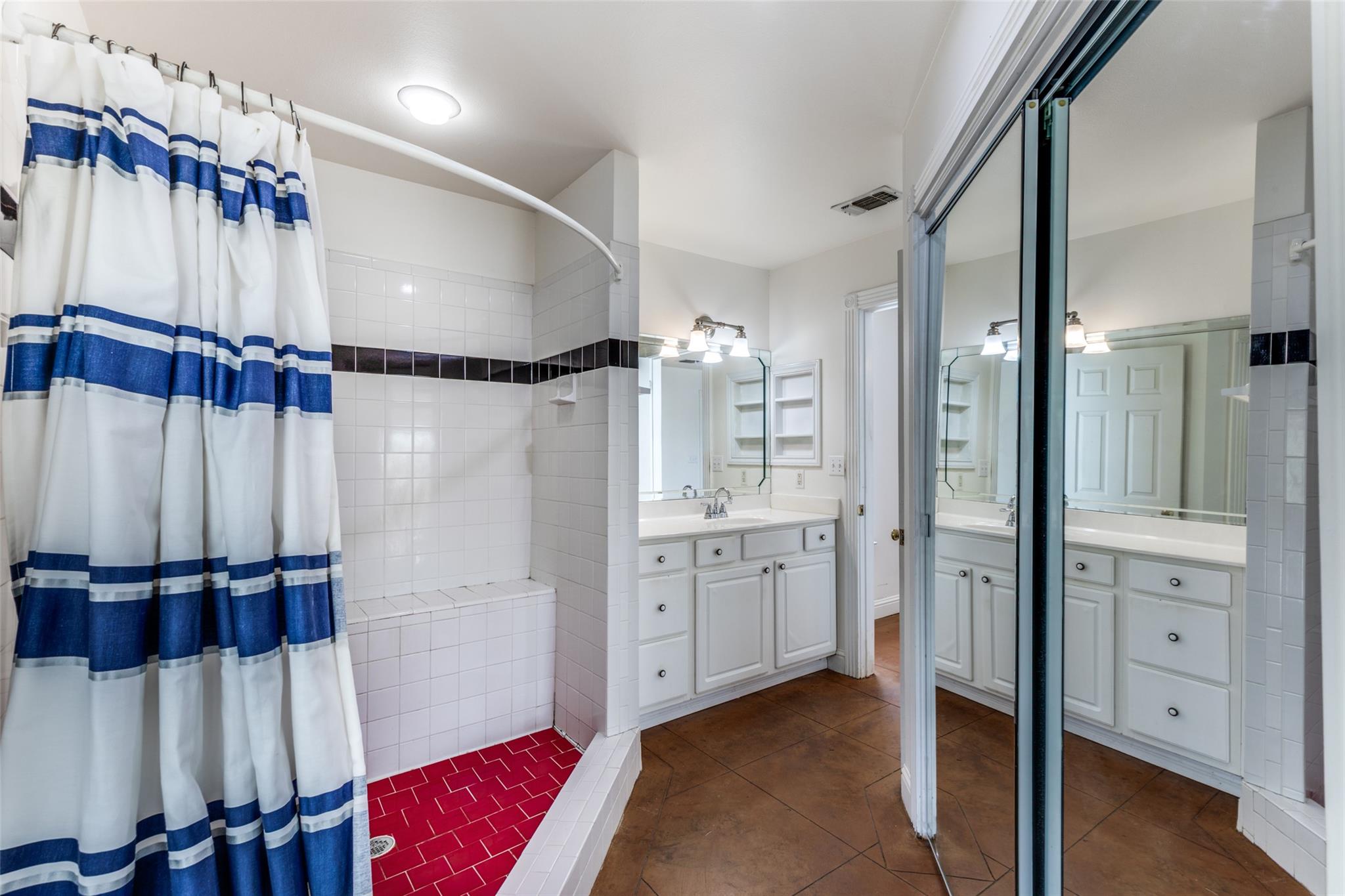 5718 McCarty Ln # B, Austin, TX 78749