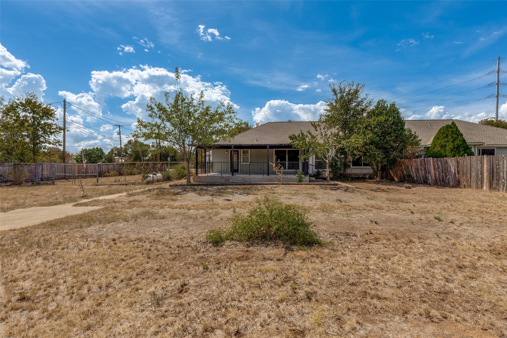 5718 McCarty Ln # B, Austin, TX 78749