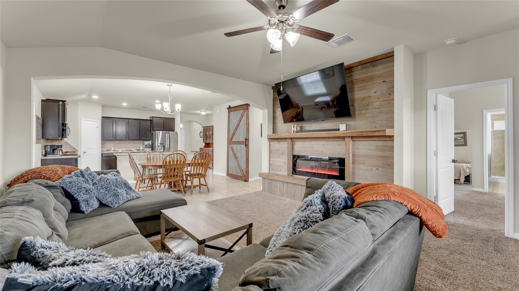 1317 Spicewood Dr, Burnet, TX 78611