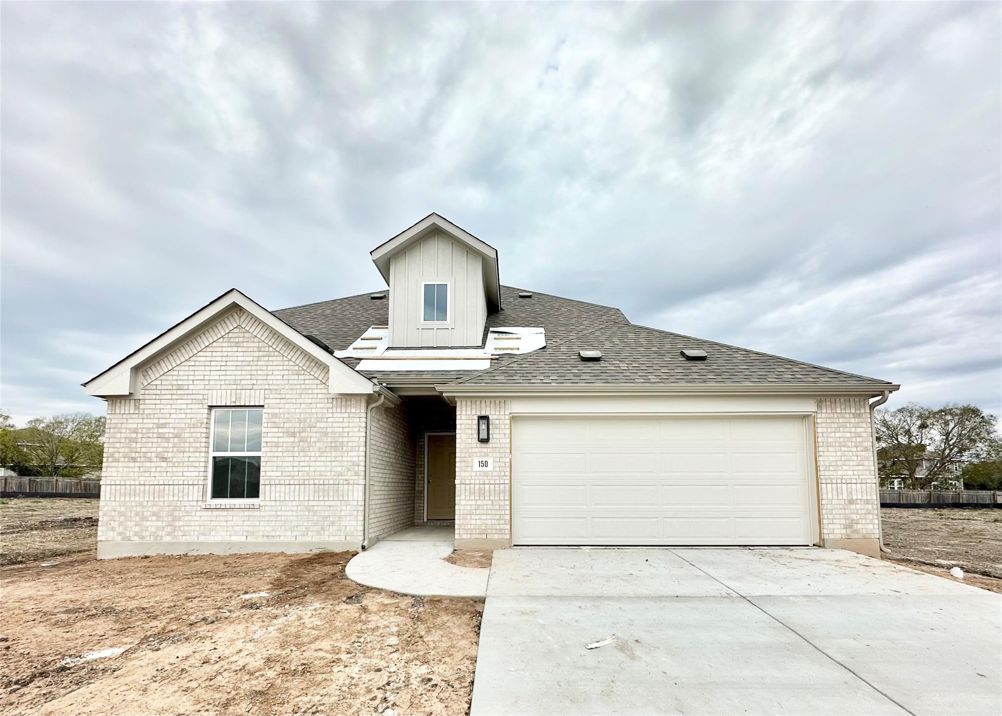 150 Oriole St, Kyle, TX 78640