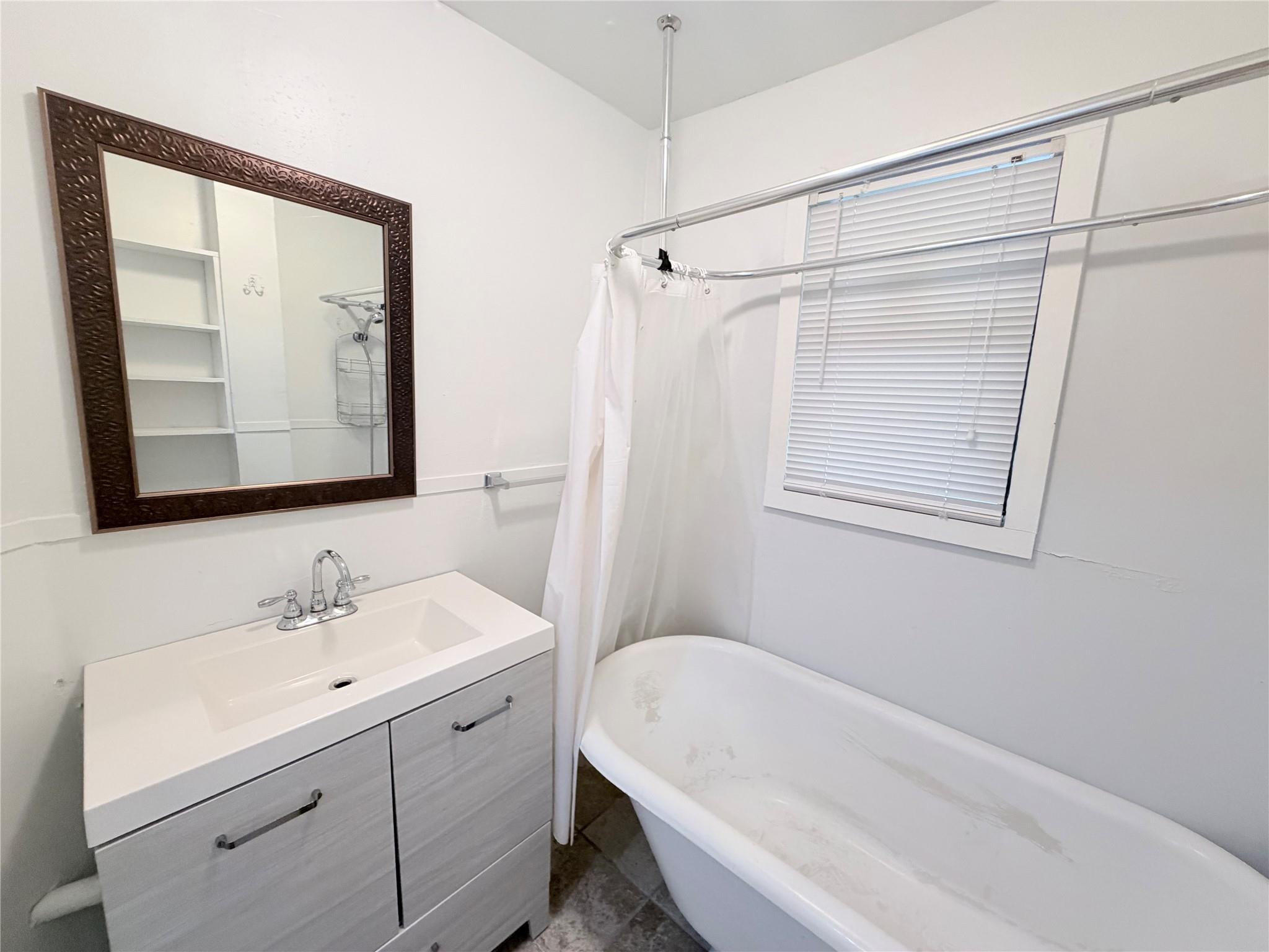 2003 E 12th St, Austin, TX 78702