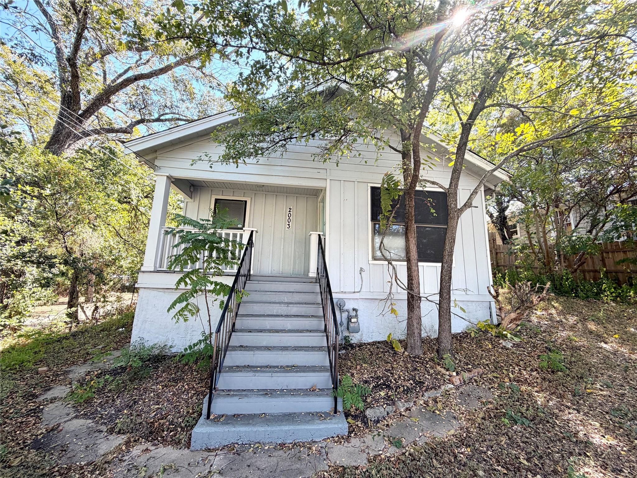 2003 E 12th St, Austin, TX 78702