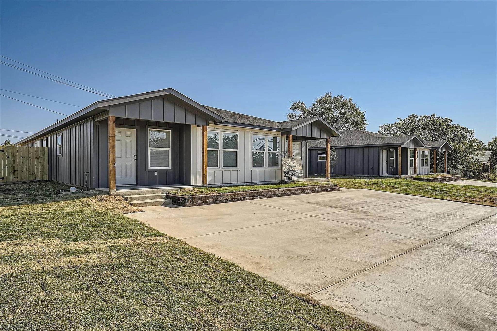 113 Fisher St # A & B, Elgin, TX 78621