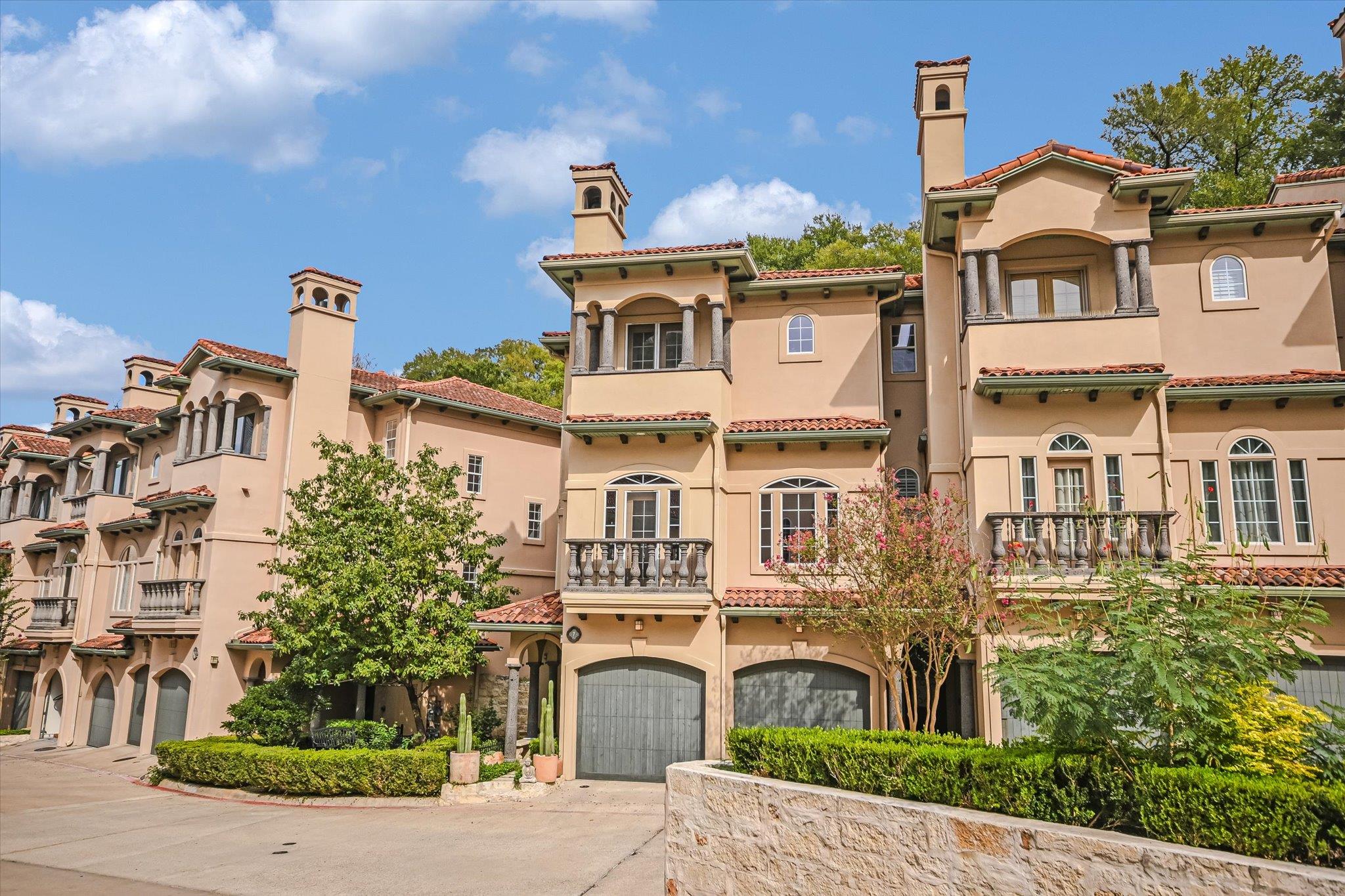 1529 Barton Springs Rd # 7, Austin, TX 78704