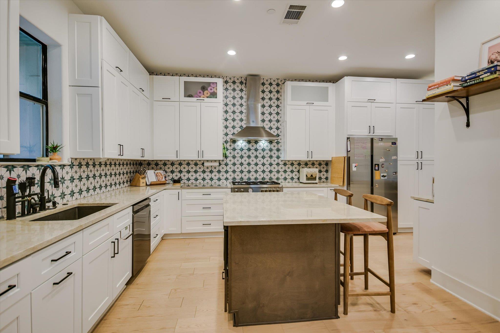 1529 Barton Springs Rd # 7, Austin, TX 78704