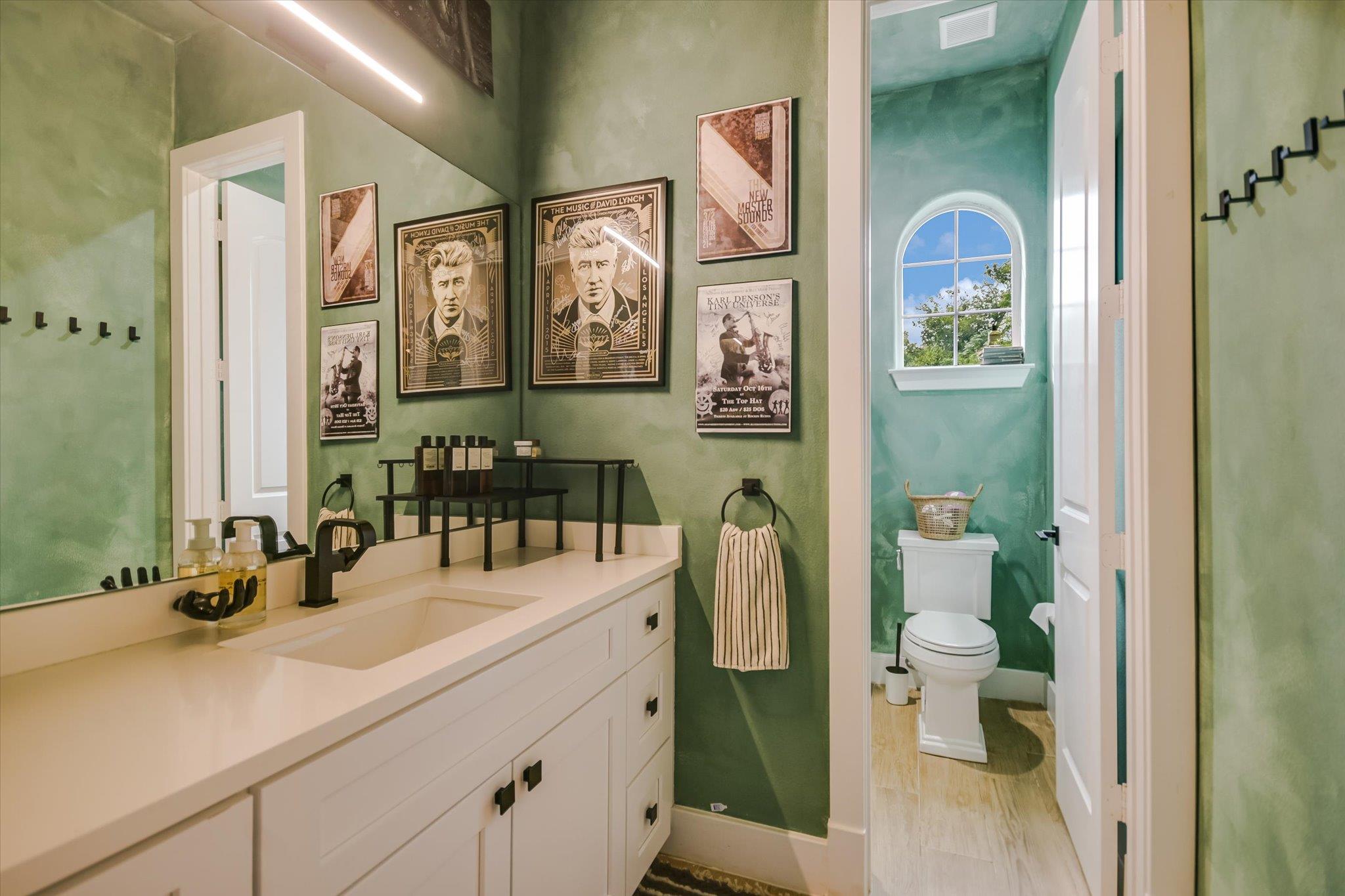 1529 Barton Springs Rd # 7, Austin, TX 78704