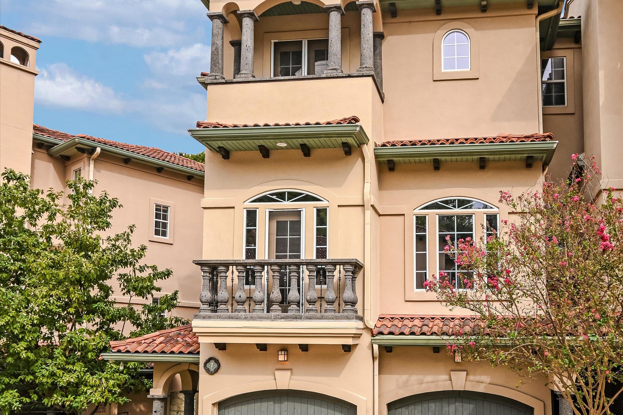 1529 Barton Springs Rd # 7, Austin, TX 78704