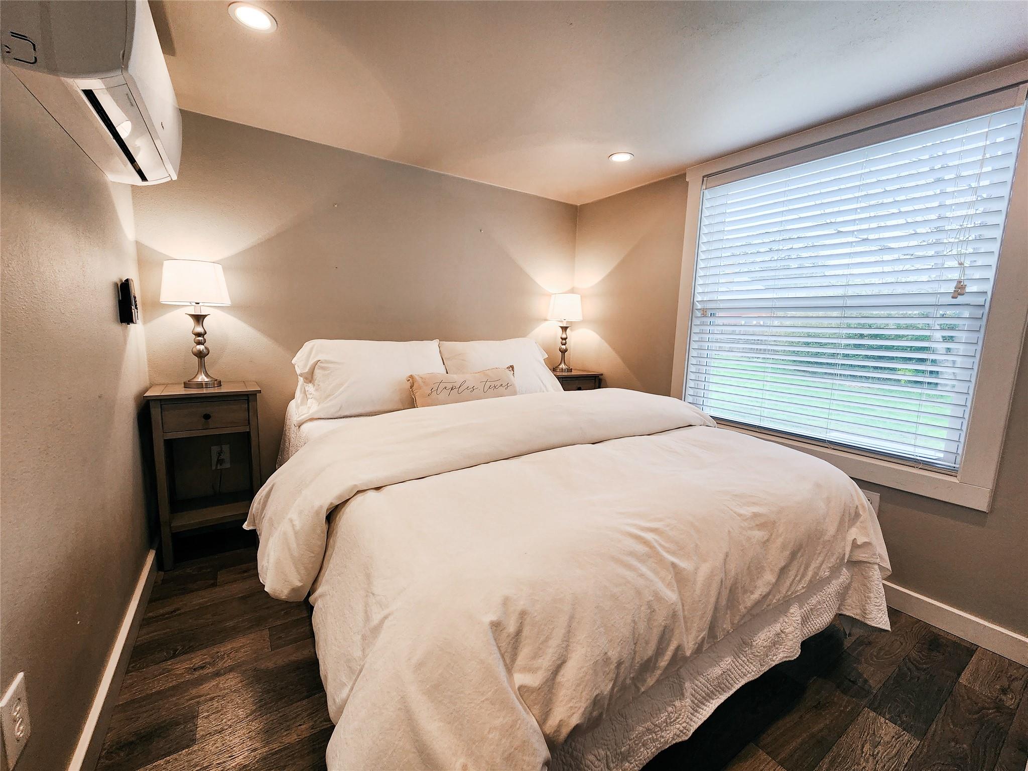 282 Park Ave, Staples, TX 78670