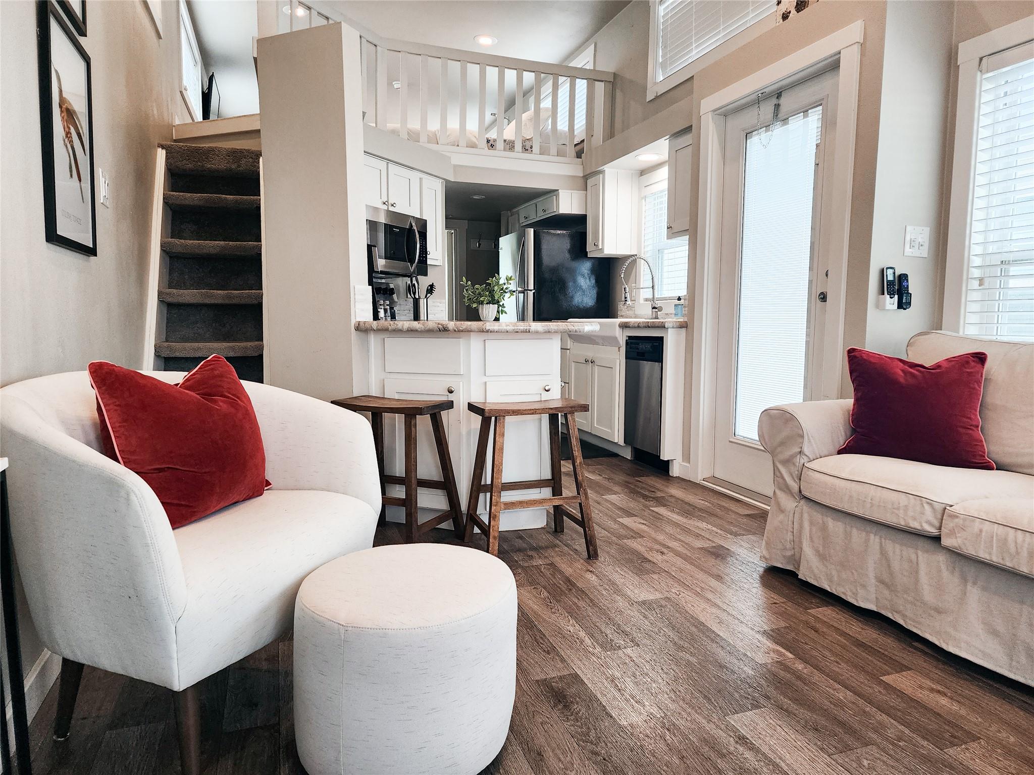 282 Park Ave, Staples, TX 78670