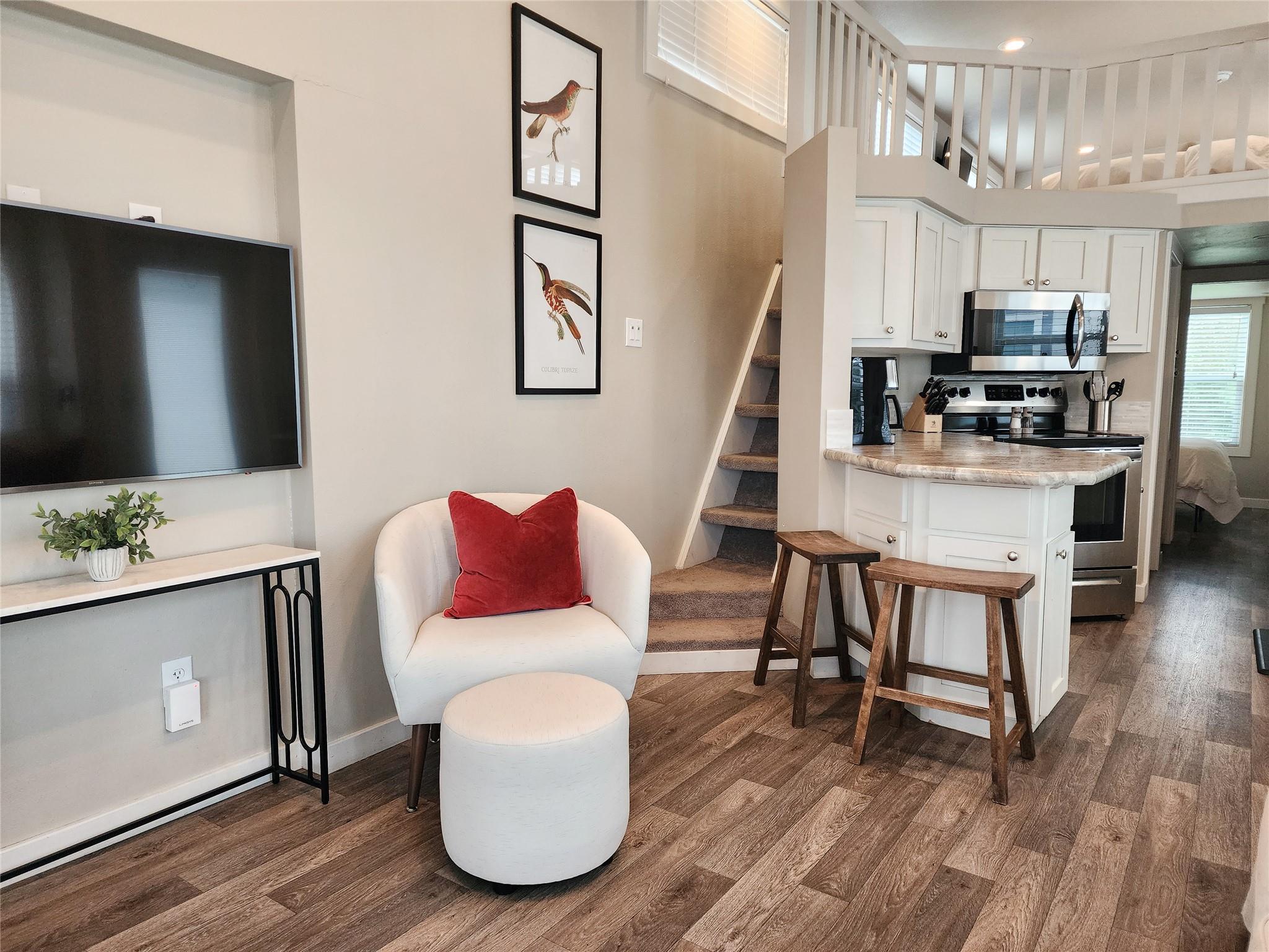 282 Park Ave, Staples, TX 78670