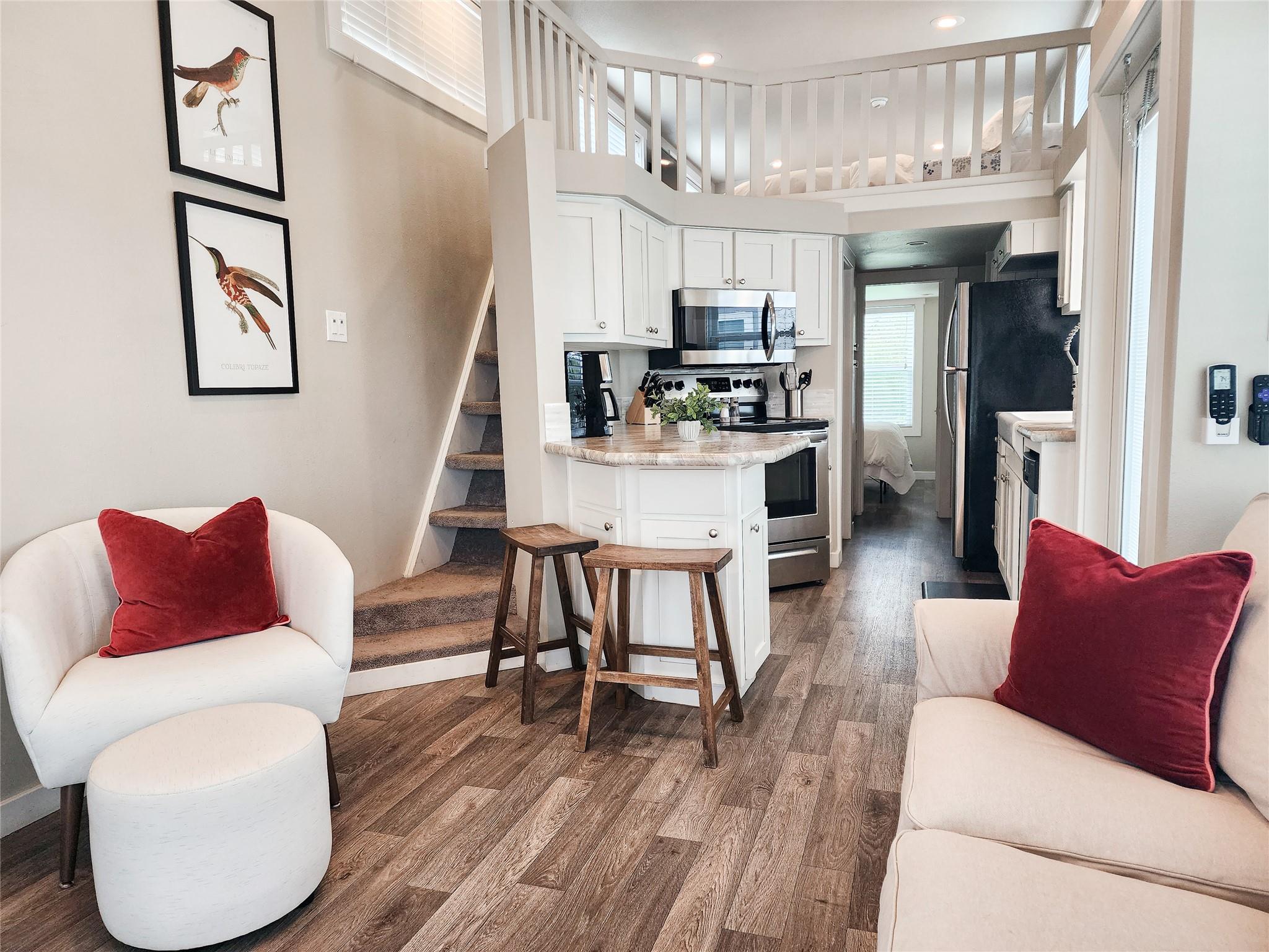 282 Park Ave, Staples, TX 78670