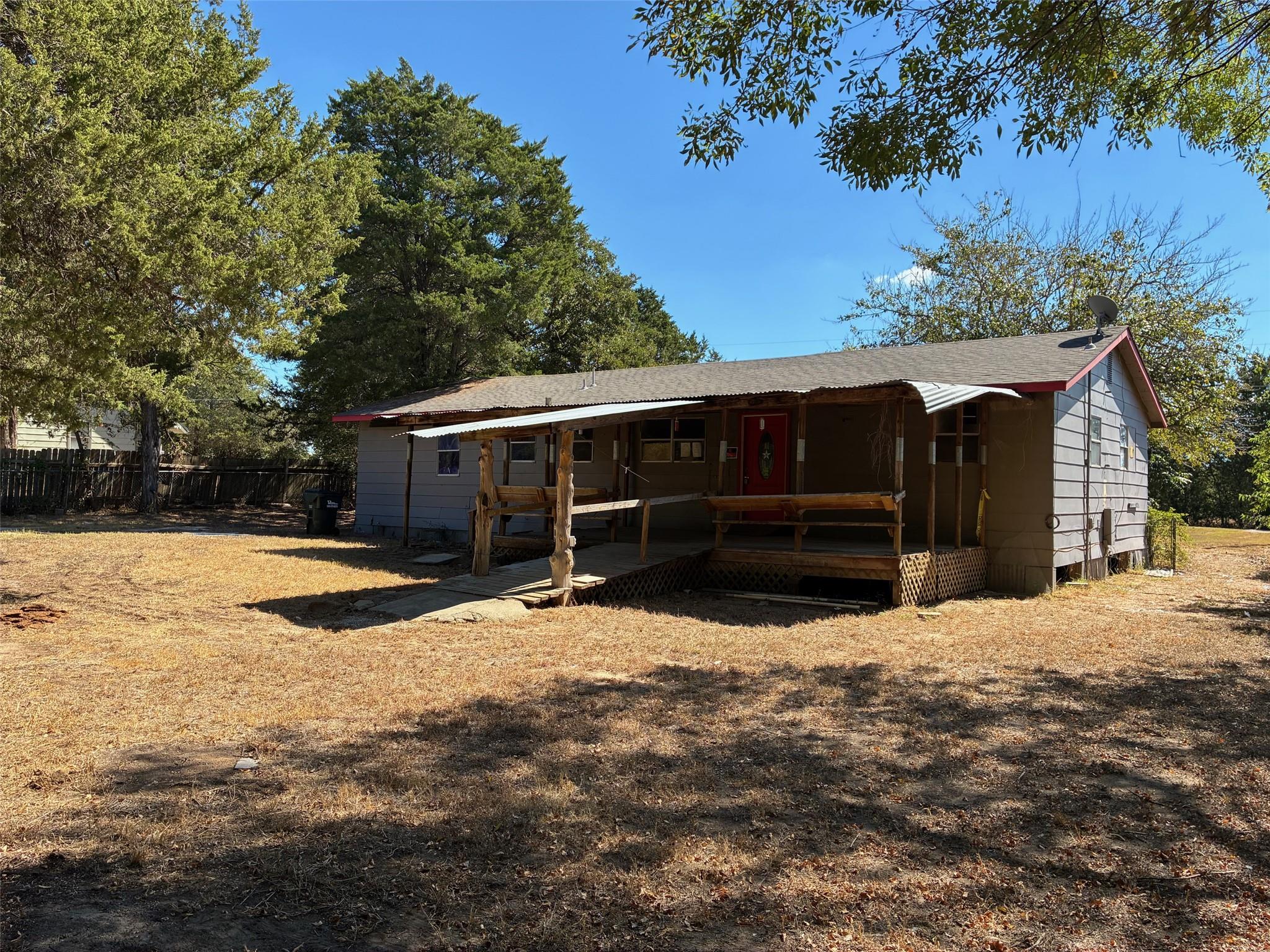 116 Flaming Oak Dr, Bastrop, TX 78602