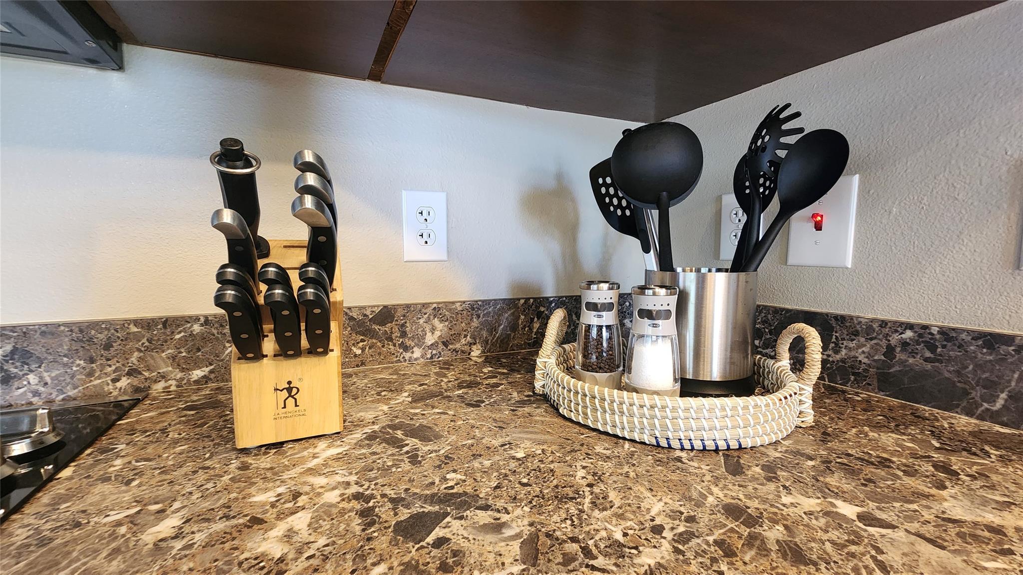 300 Park Ave, Staples, TX 78670