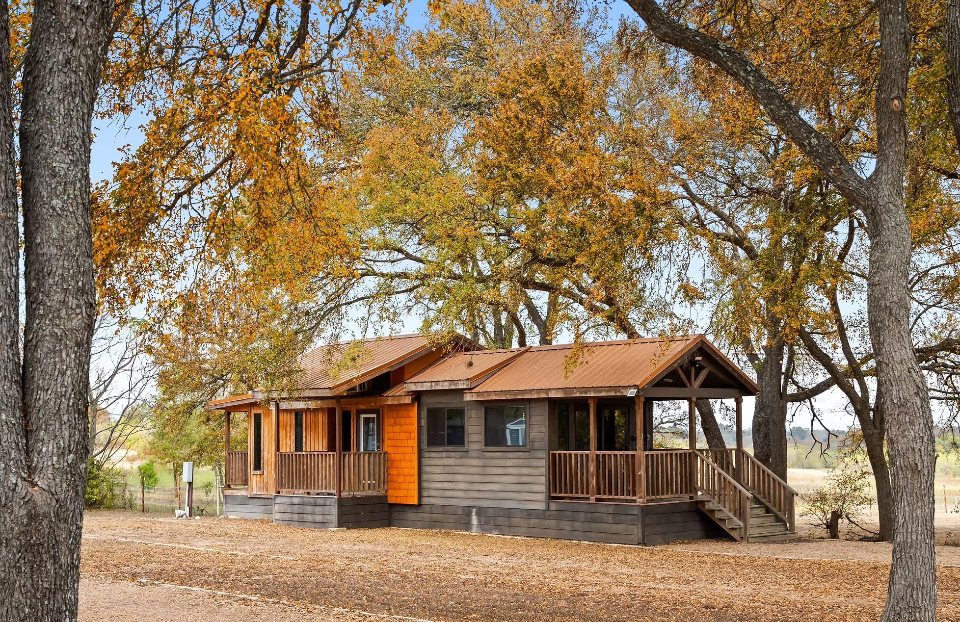 300 Park Ave, Staples, TX 78670