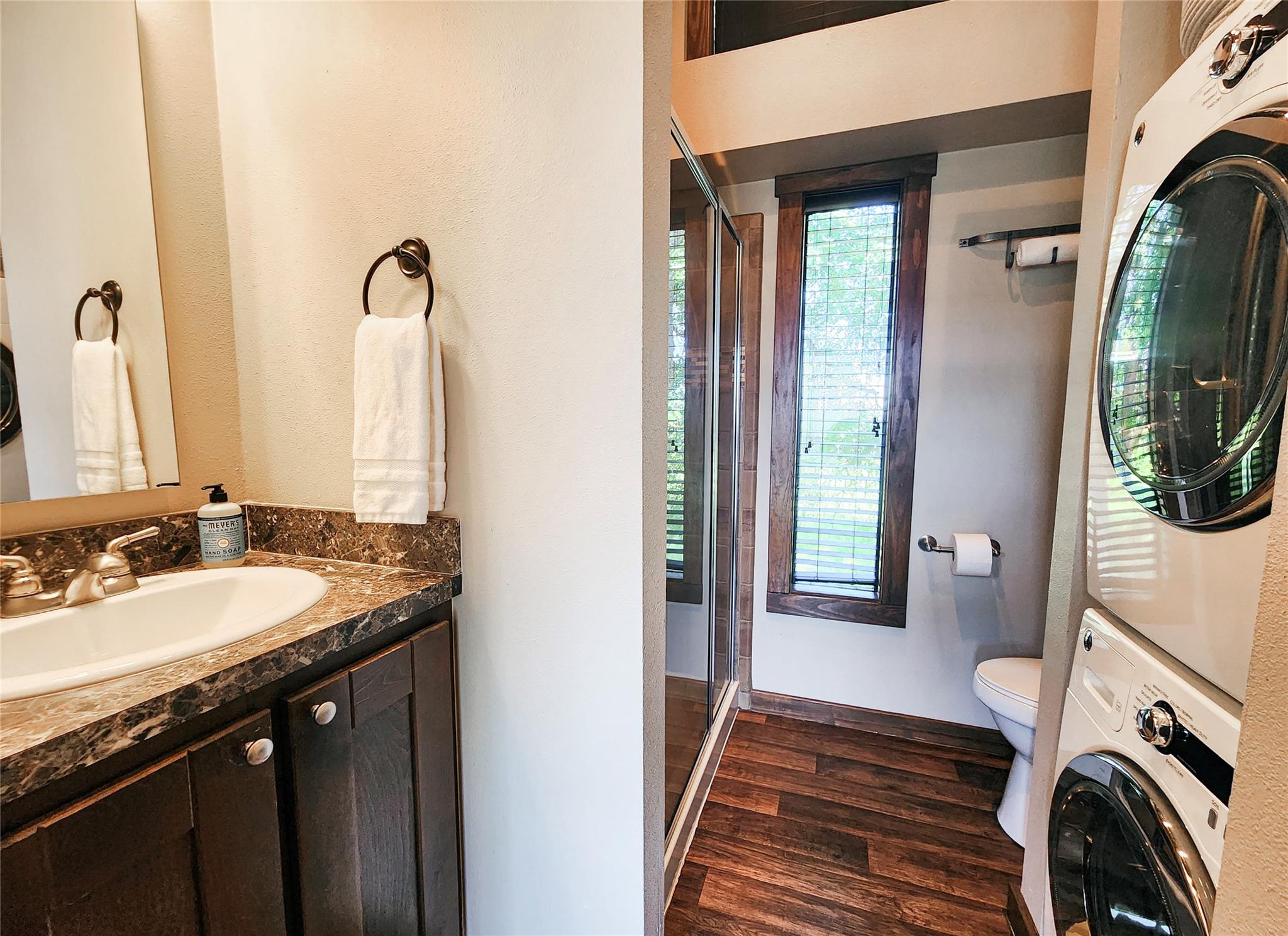 300 Park Ave, Staples, TX 78670