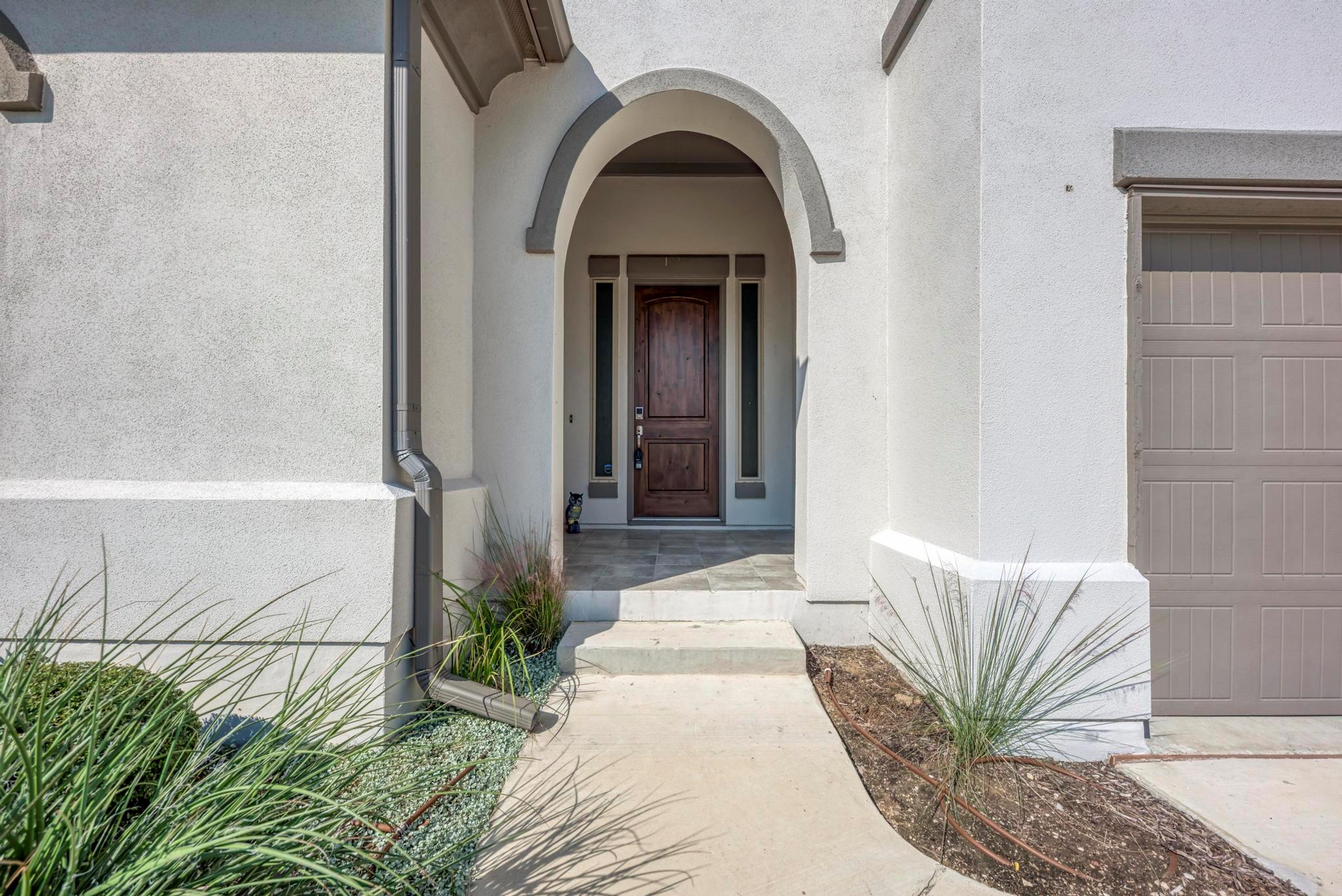 1813 Mazarro Dr, Leander, TX 78641