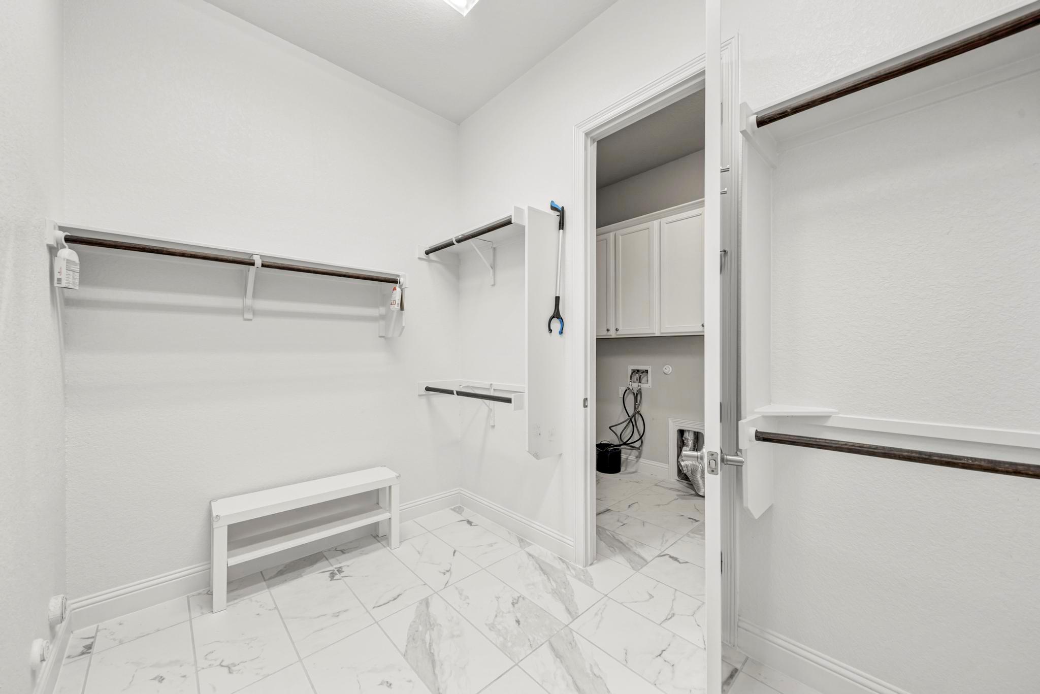 1813 Mazarro Dr, Leander, TX 78641