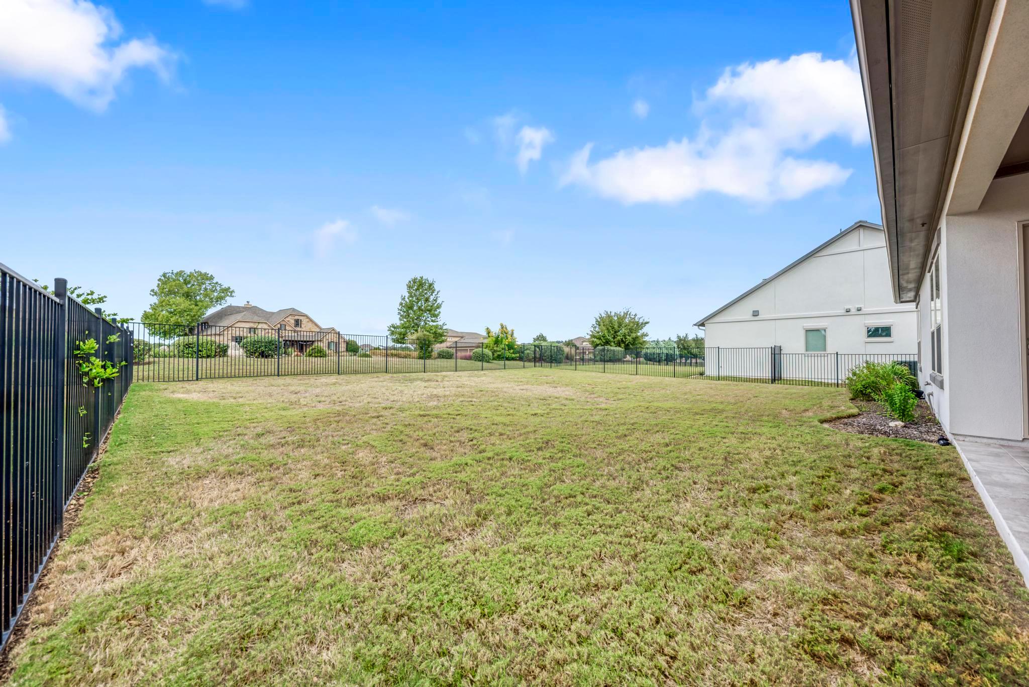 1813 Mazarro Dr, Leander, TX 78641