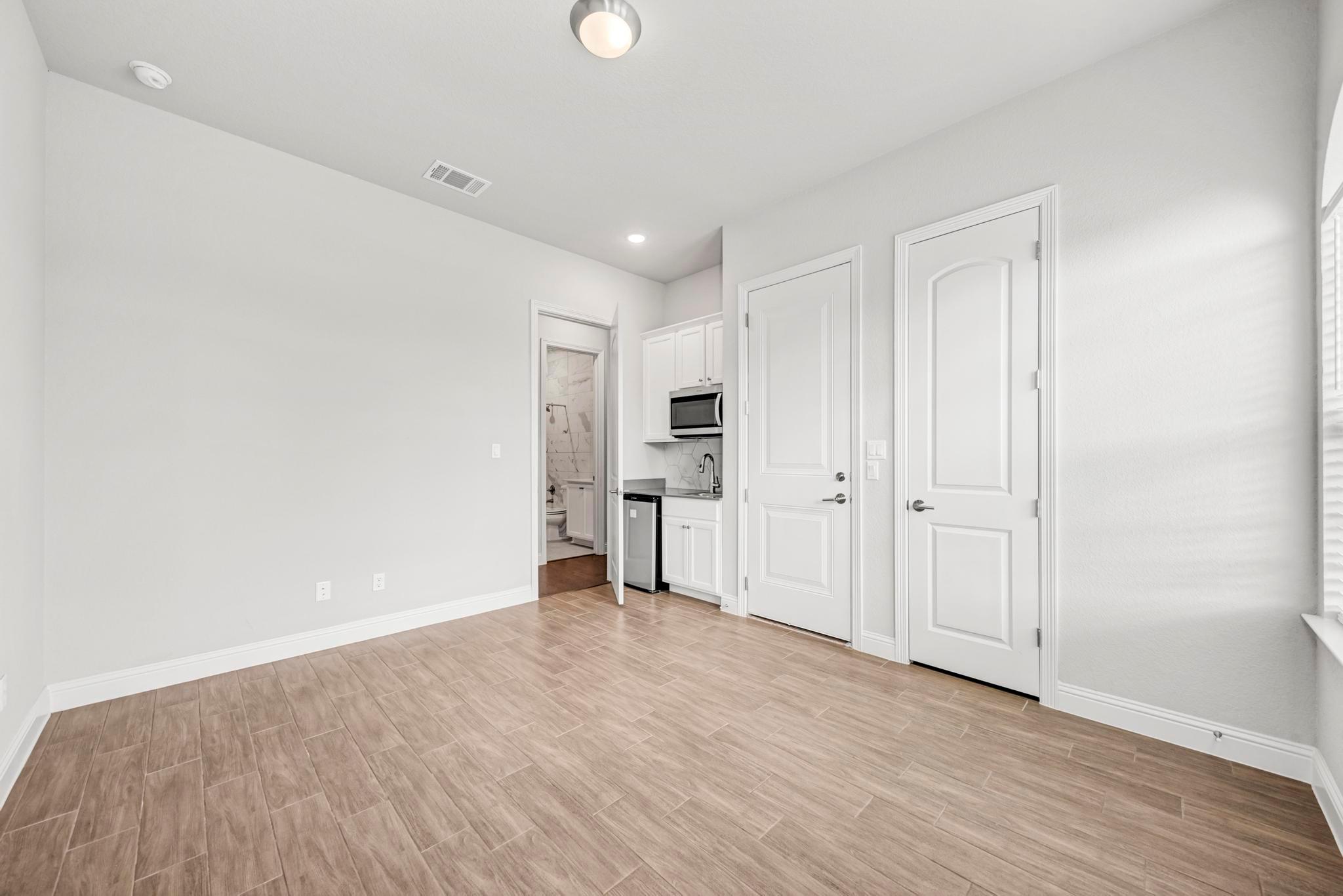 1813 Mazarro Dr, Leander, TX 78641