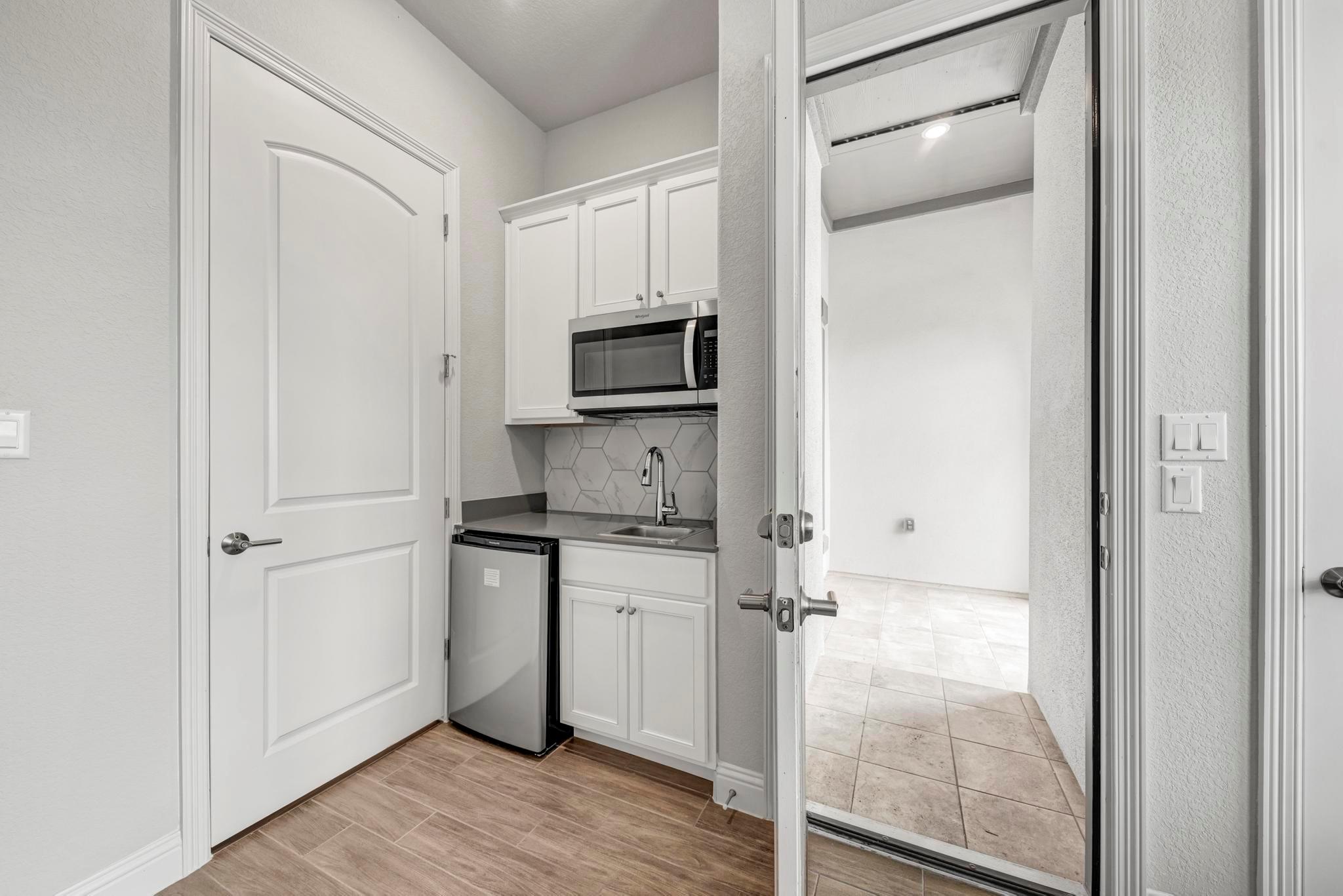 1813 Mazarro Dr, Leander, TX 78641