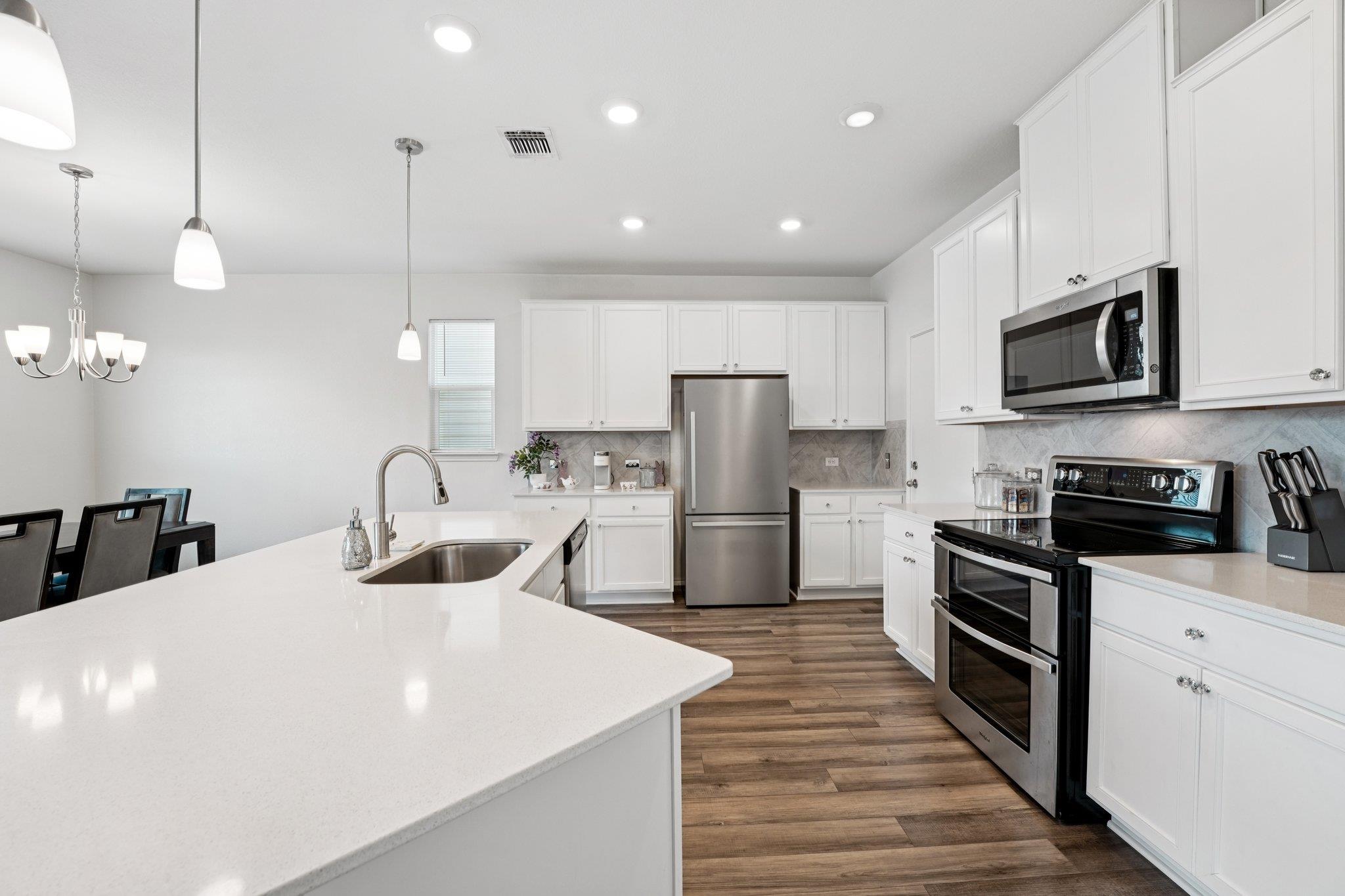 113 Uncle Billy Way, Jarrell, TX 76537