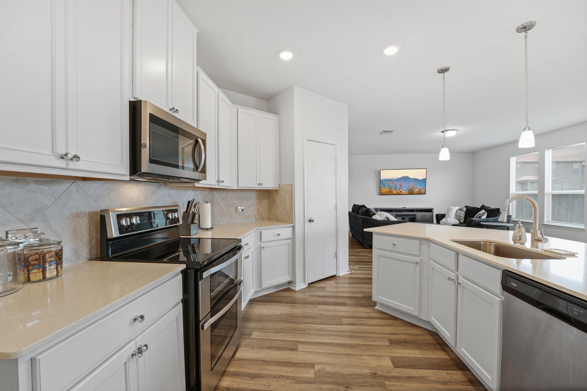 113 Uncle Billy Way, Jarrell, TX 76537