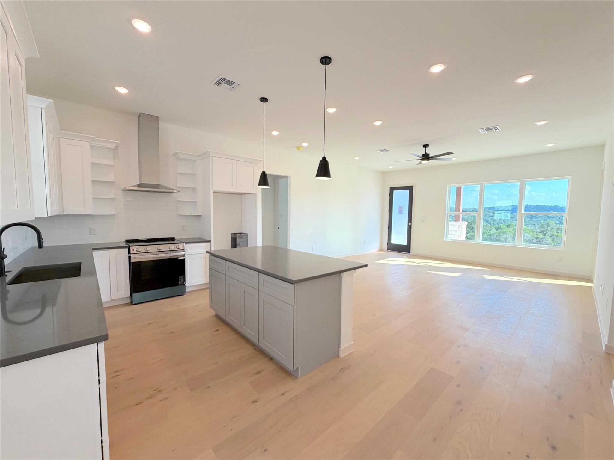 420 Sendera Hills, Canyon Lake, TX 78133