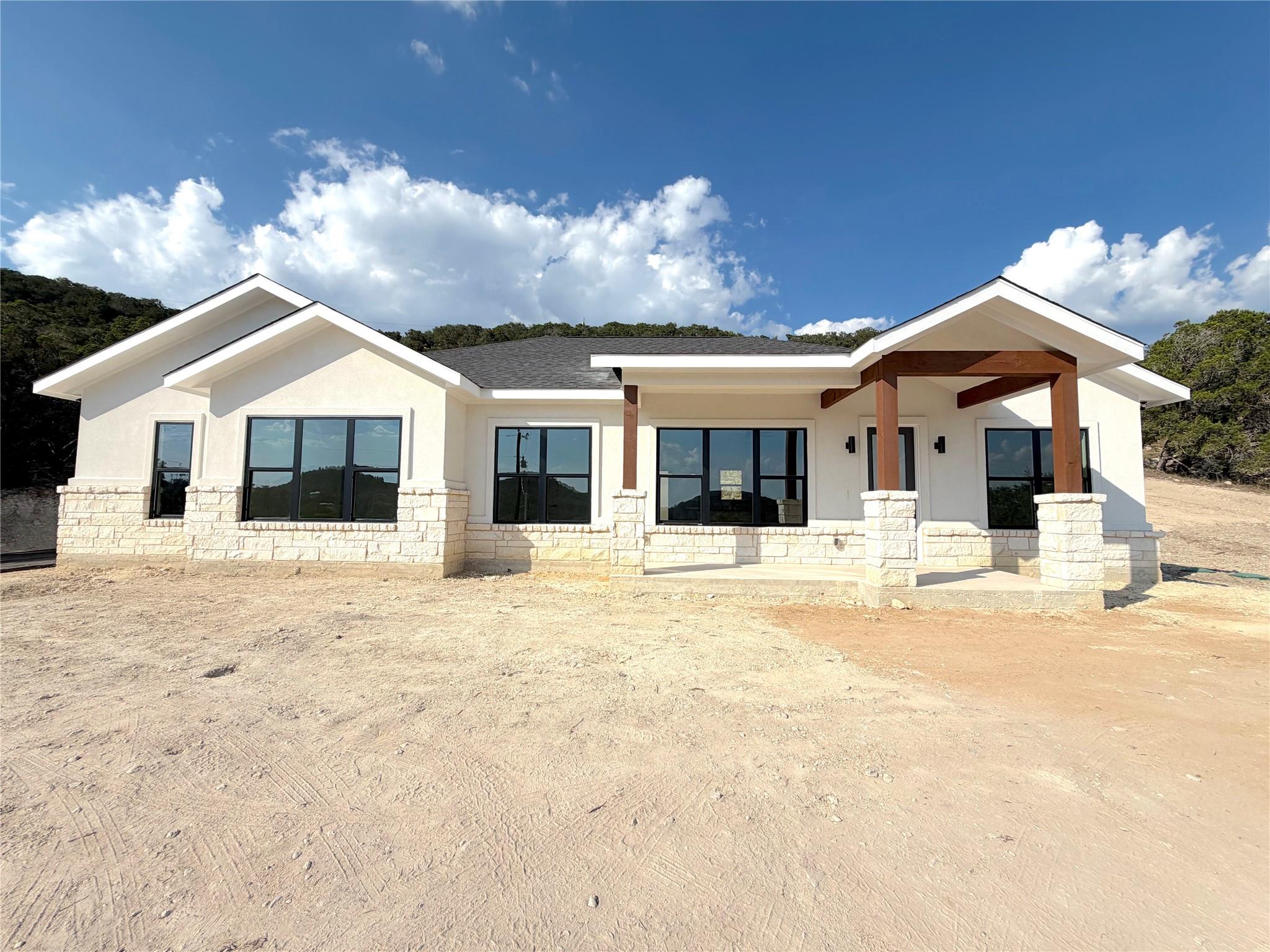 420 Sendera Hills, Canyon Lake, TX 78133