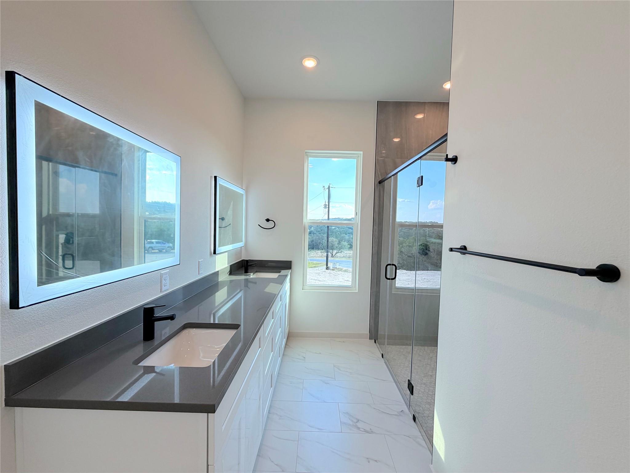 420 Sendera Hills, Canyon Lake, TX 78133