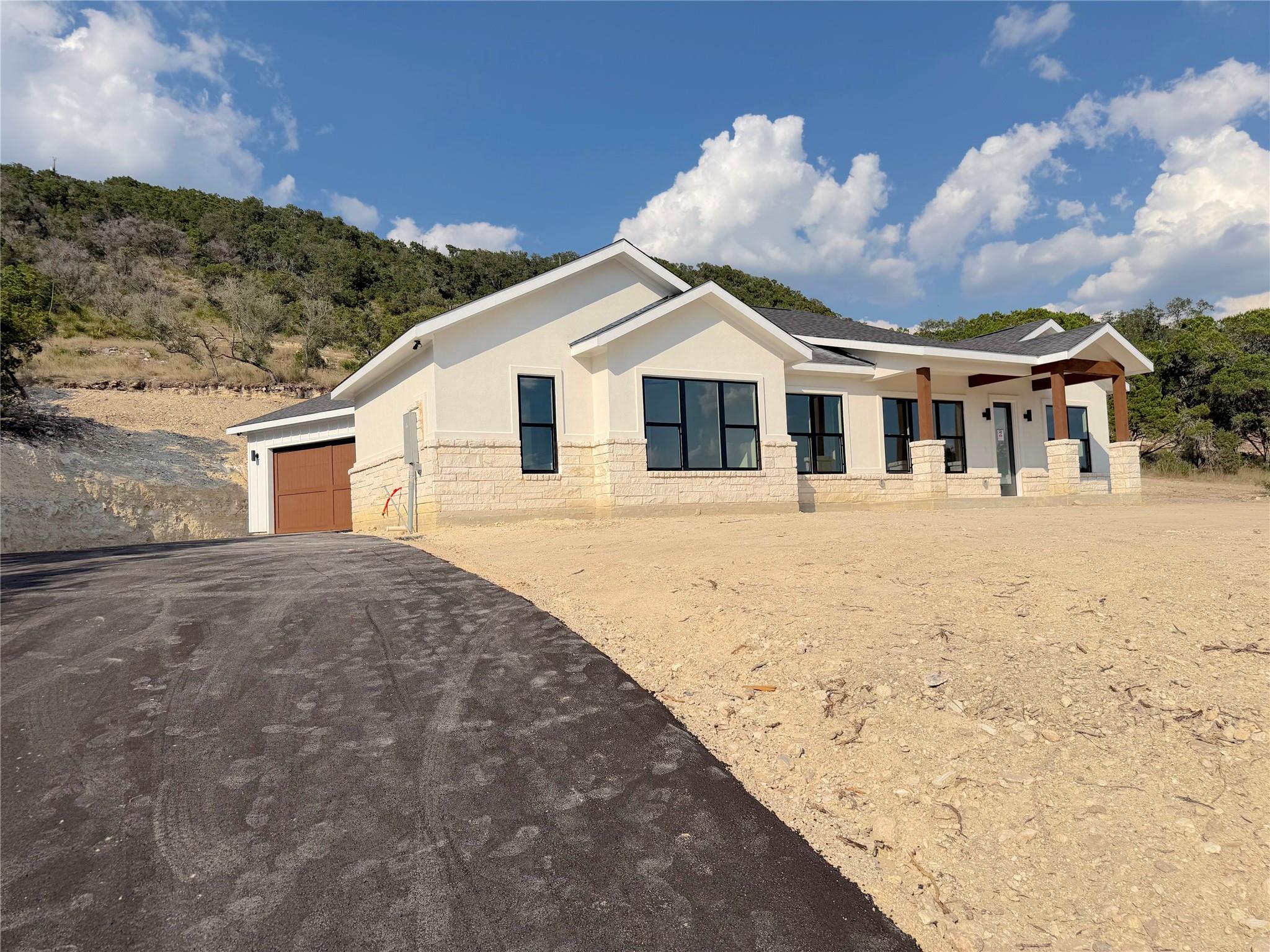 420 Sendera Hills, Canyon Lake, TX 78133