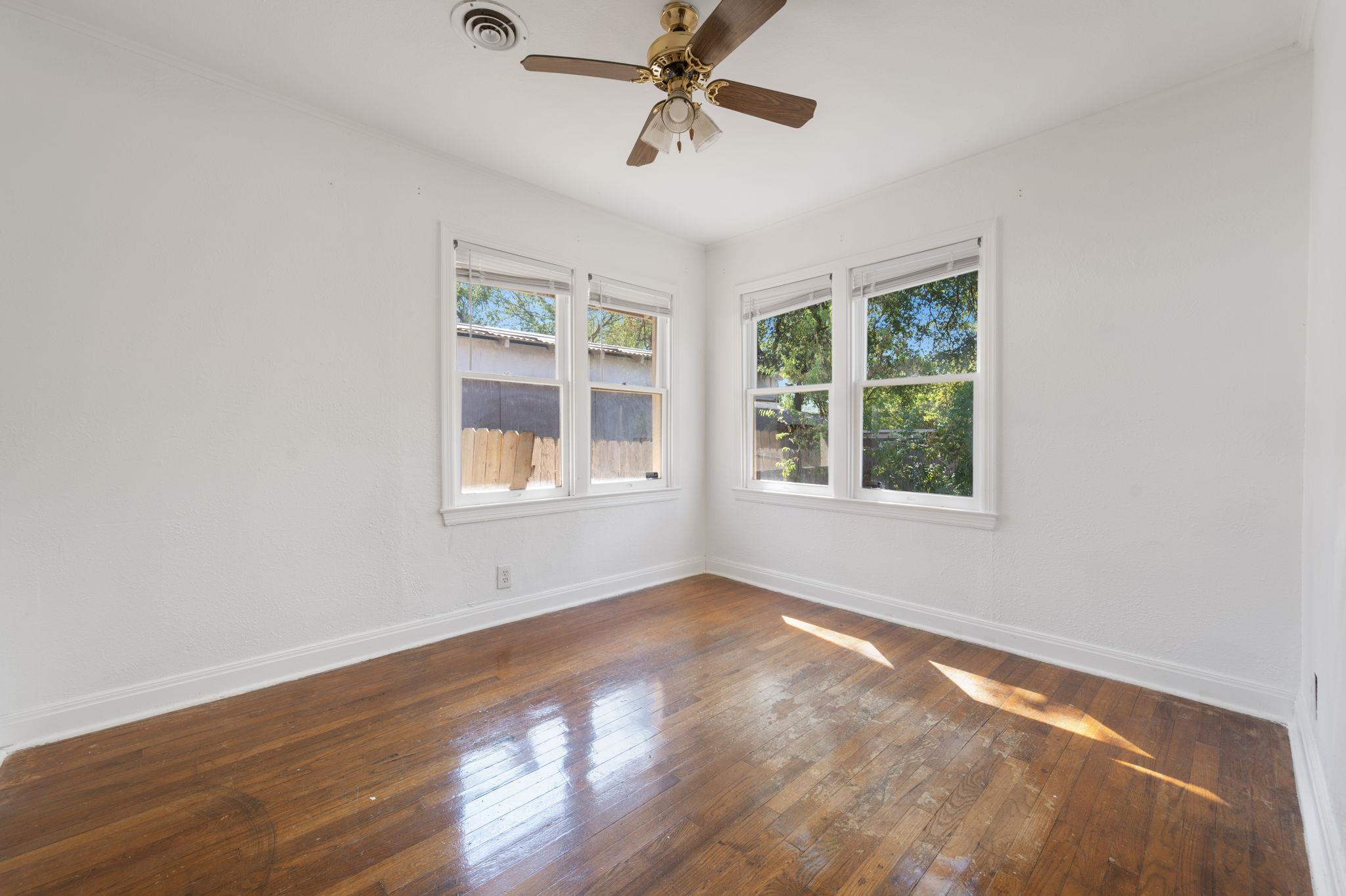 511 W Odell St, Austin, TX 78752