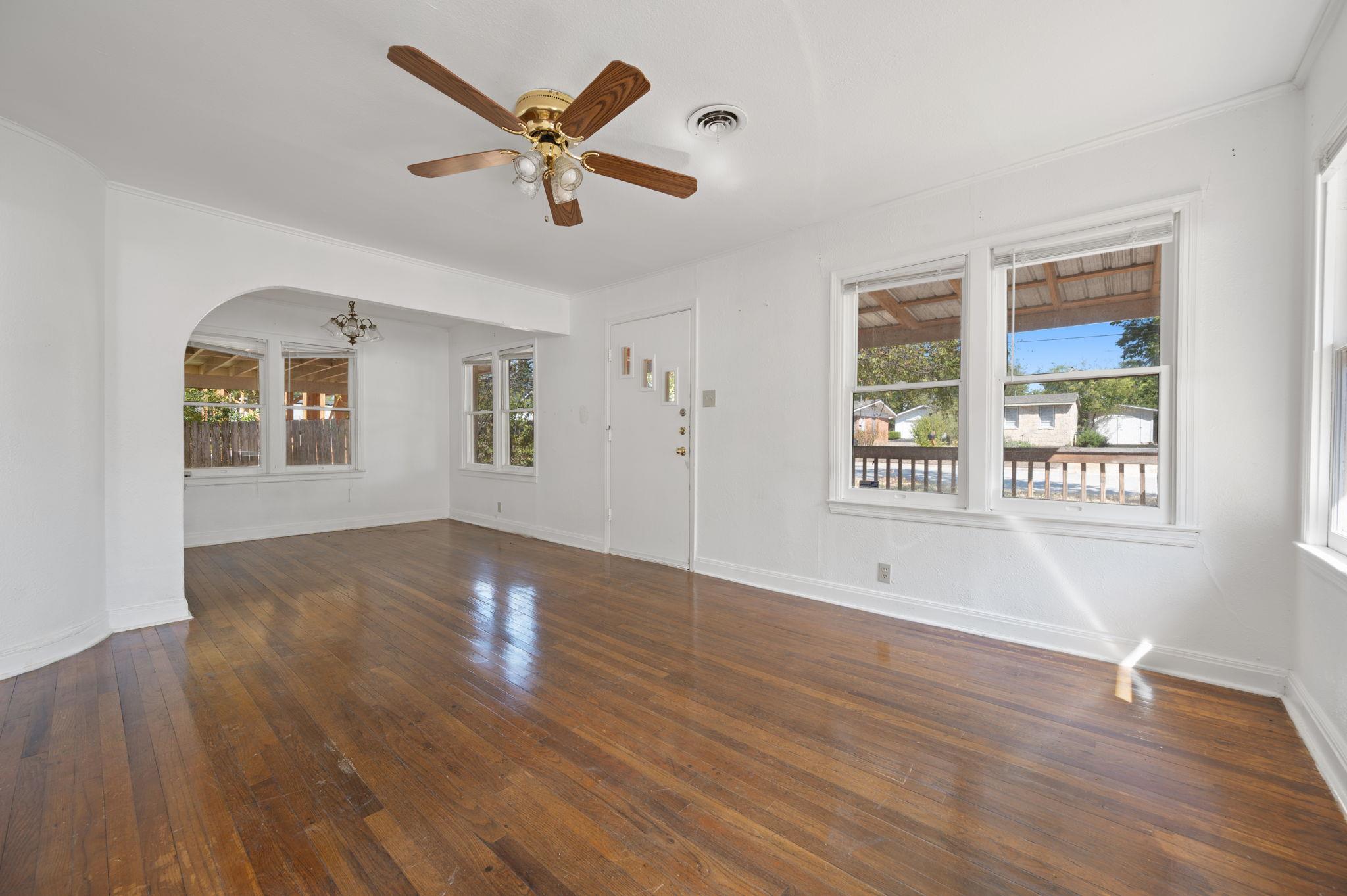 511 W Odell St, Austin, TX 78752