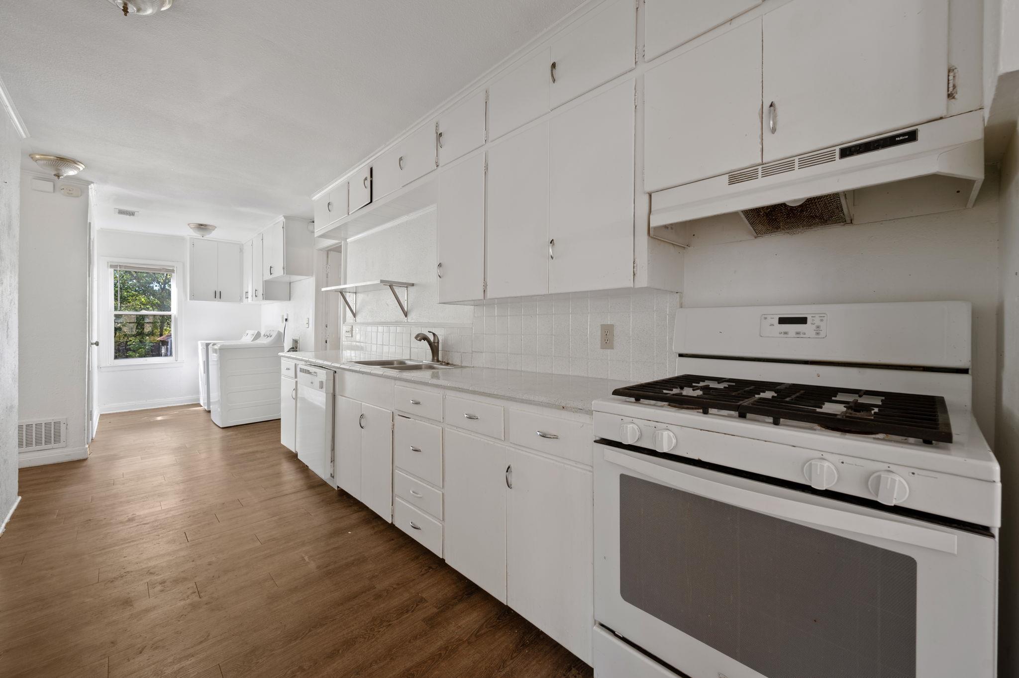 511 W Odell St, Austin, TX 78752