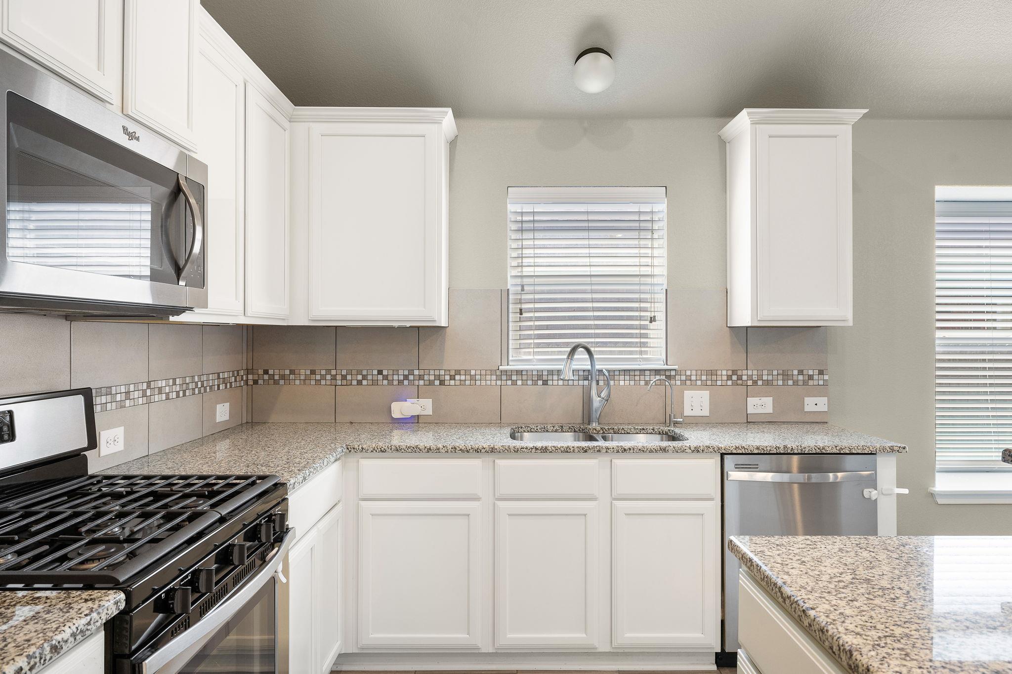 8030 Arezzo Dr, Round Rock, TX 78665