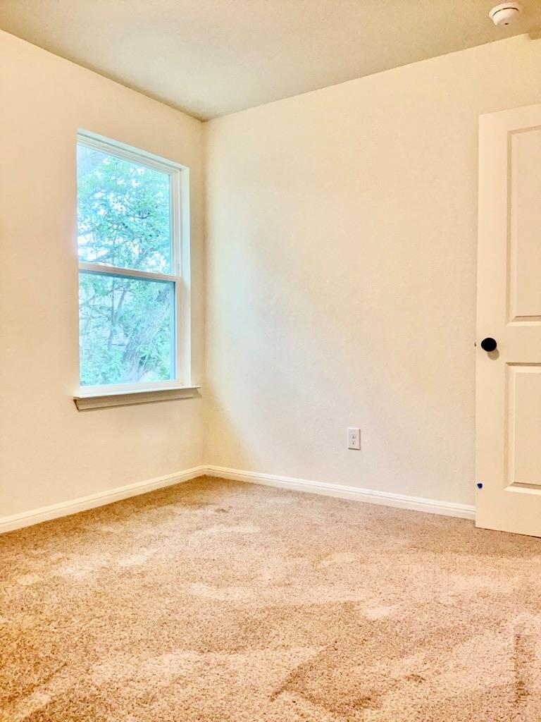 2002 W 2nd St # 602, Taylor, TX 76574