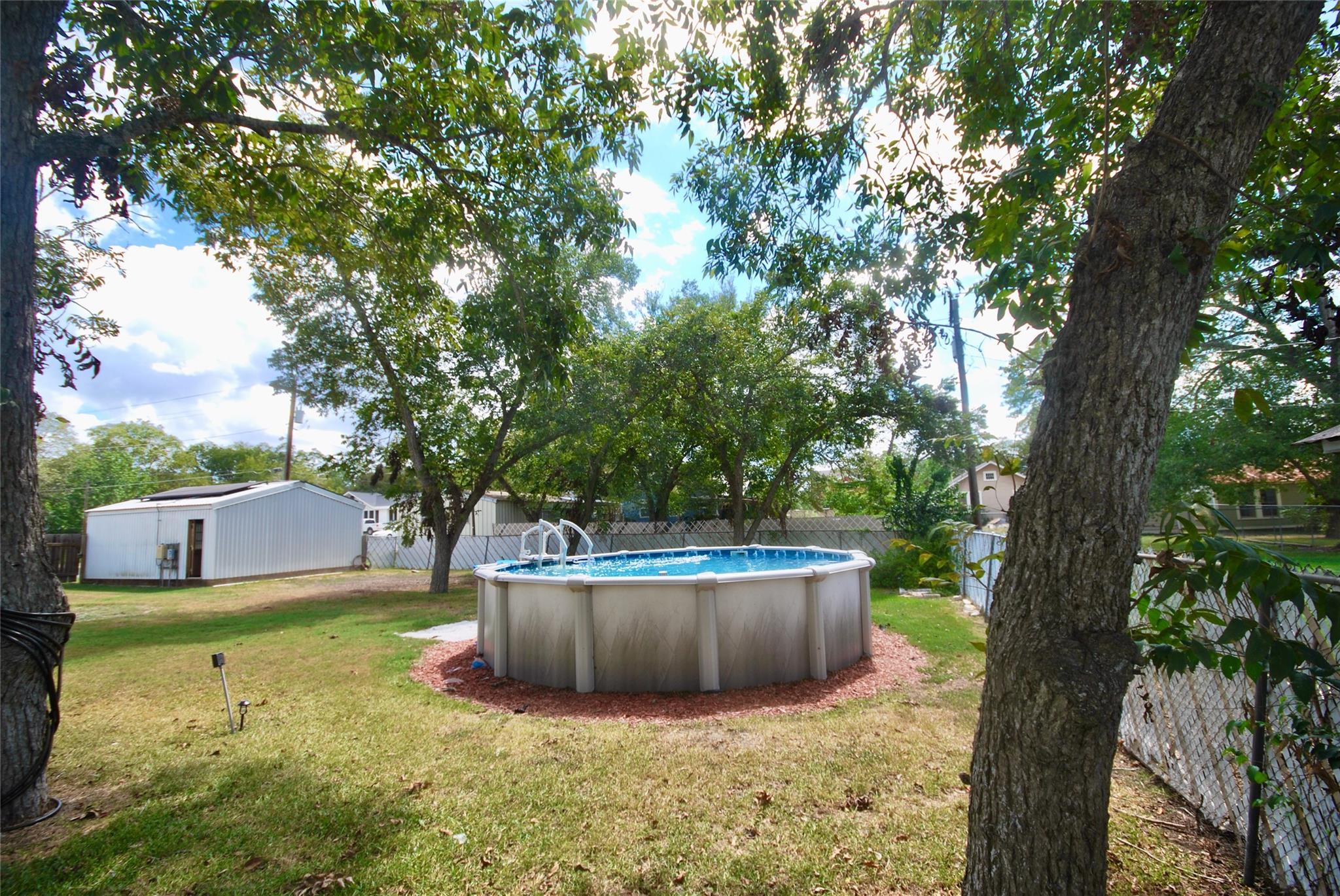 302 S Main St, Schulenburg, TX 78956