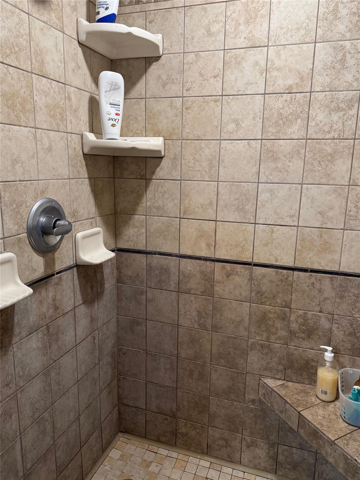 302 S Main St, Schulenburg, TX 78956