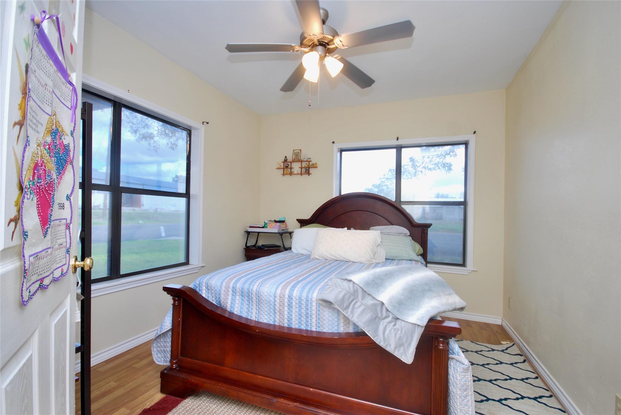 302 S Main St, Schulenburg, TX 78956