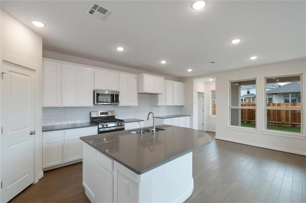 205 Rosebush Dr, Liberty Hill, TX 78642