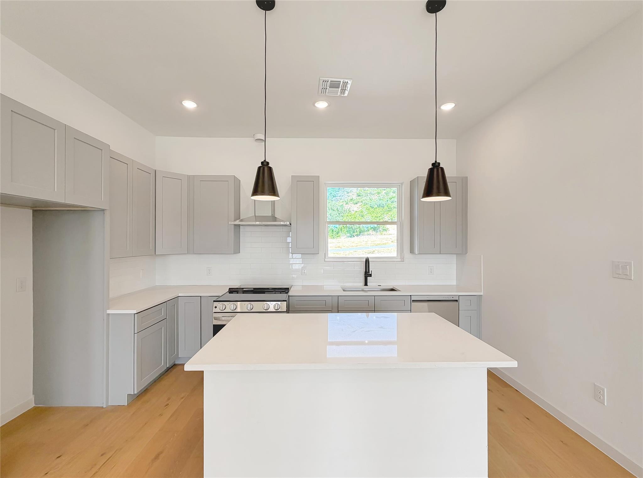 508 Sendera Valley, Canyon Lake, TX 78133