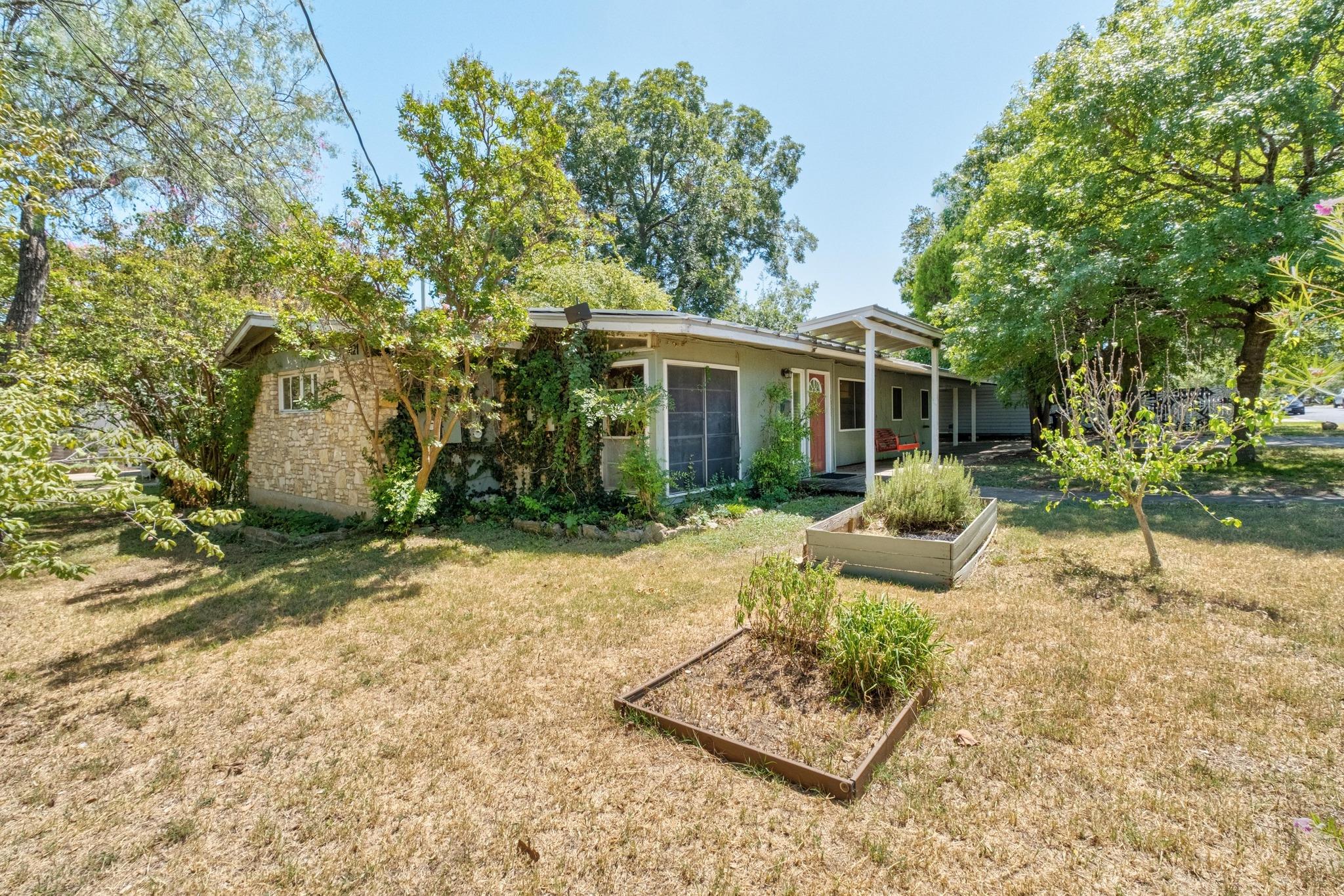 1821 Dexter St, Austin, TX 78704