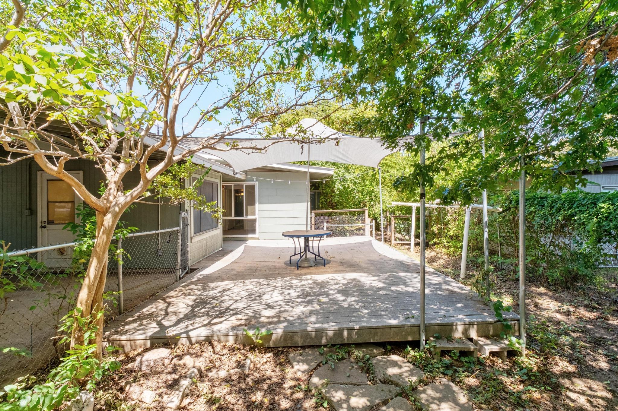 1821 Dexter St, Austin, TX 78704