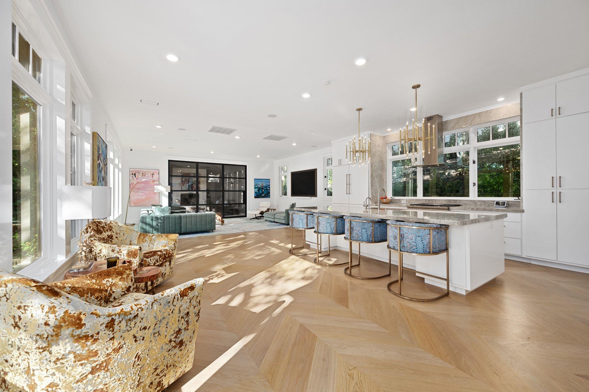 2406 Pemberton Pkwy, Austin, TX 78703