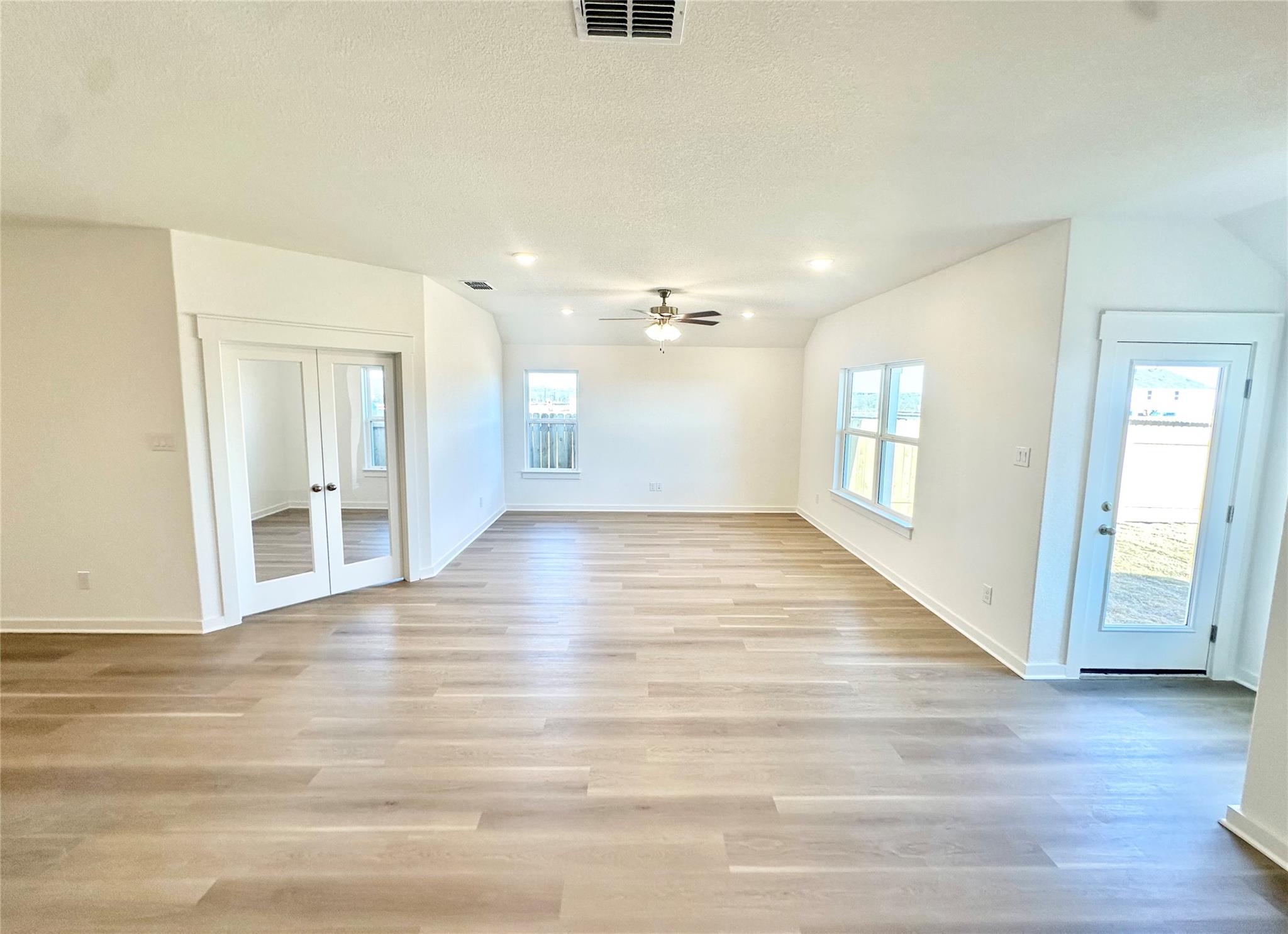 263 Oriole St, Kyle, TX 78640