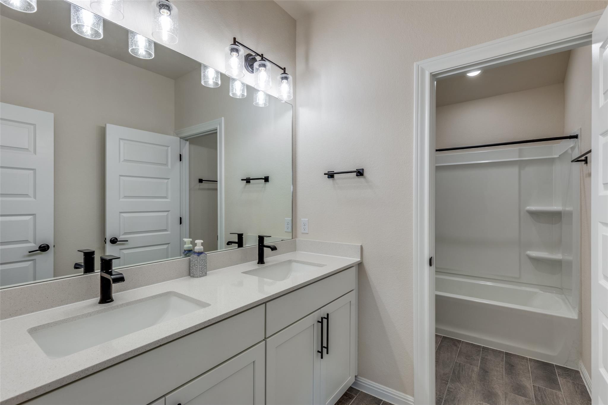 213 Sugar Cane Rd, Buda, TX 78610