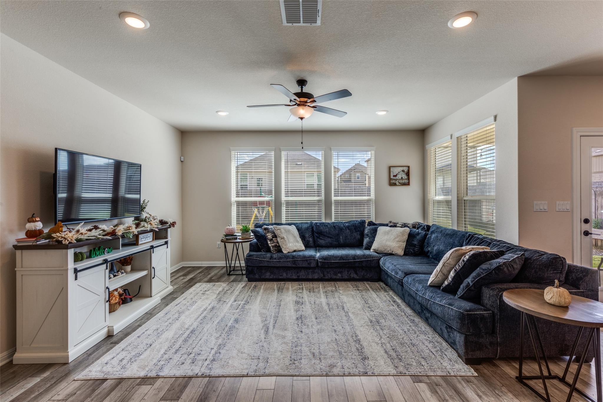 213 Sugar Cane Rd, Buda, TX 78610