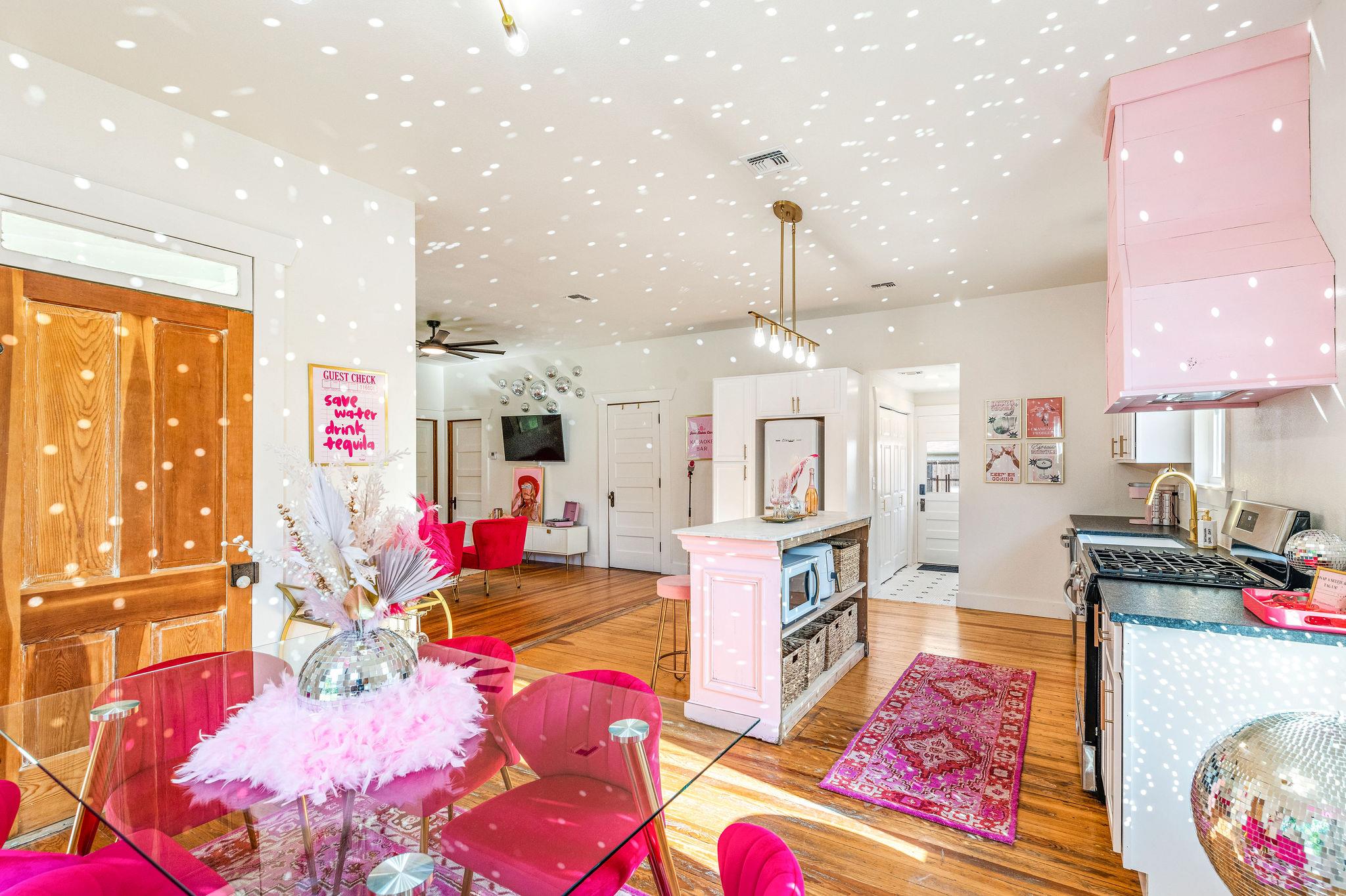 703 E Highway St, Fredericksburg, TX 78624