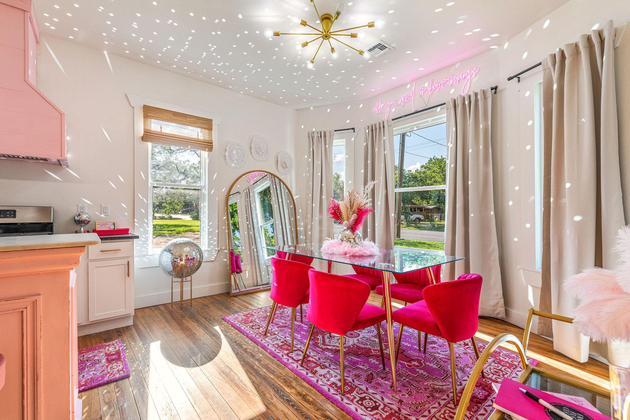 703 E Highway St, Fredericksburg, TX 78624